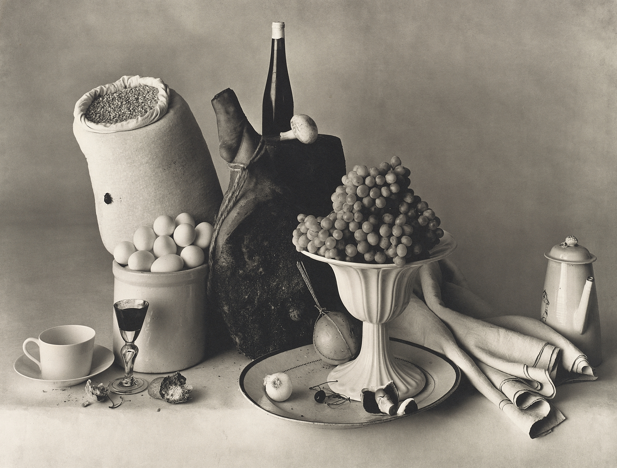Irving Penn, New York Still Life , 1947. Platinum-palladium print. © Condé Nast