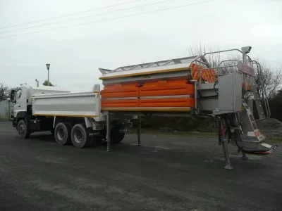 Ultima Demountable Pre-wet Gritter
