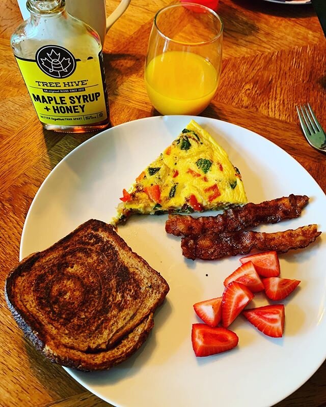 Father&rsquo;s Day brunch with an egg frittata, bacon, strawberries and cinnamon French toast topped with #treehive ! Didn&rsquo;t get a shot of our dinner that was flank steak marinated in Tree Hive syrup. 🤤 all day #bettertogetherthanapart