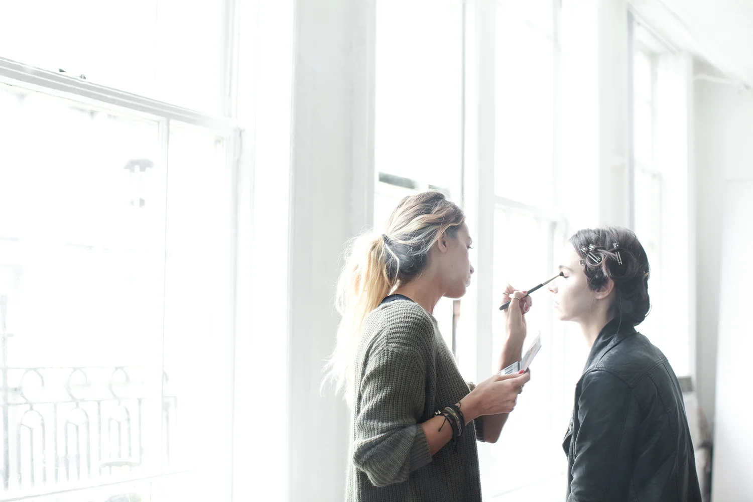 2015_DROZDZIK_SS16backstage_backstage_MG_5810_photoMariliaDestot.jpg