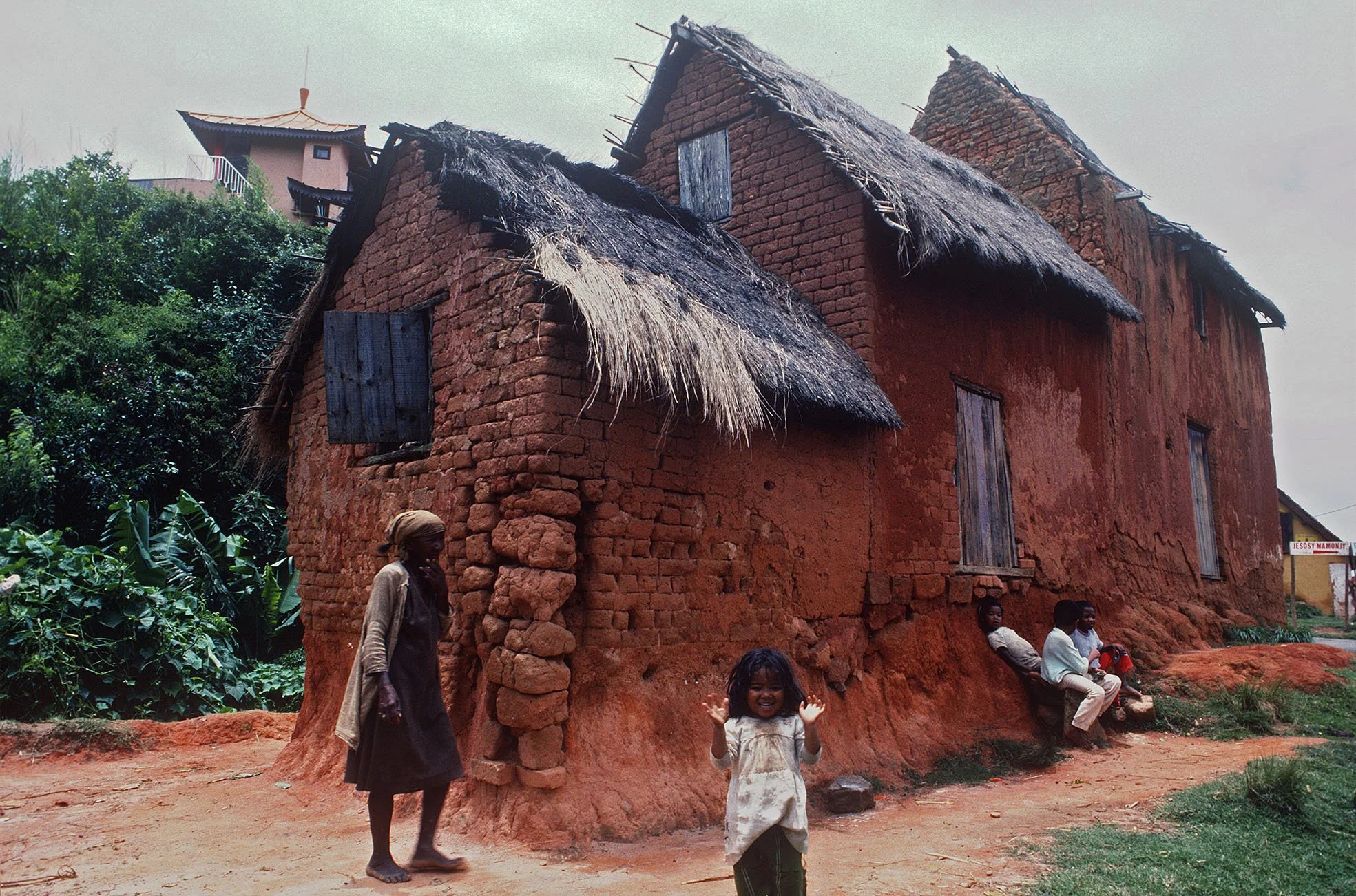 Madagascar_1993_Ambositra_Maisons.jpg