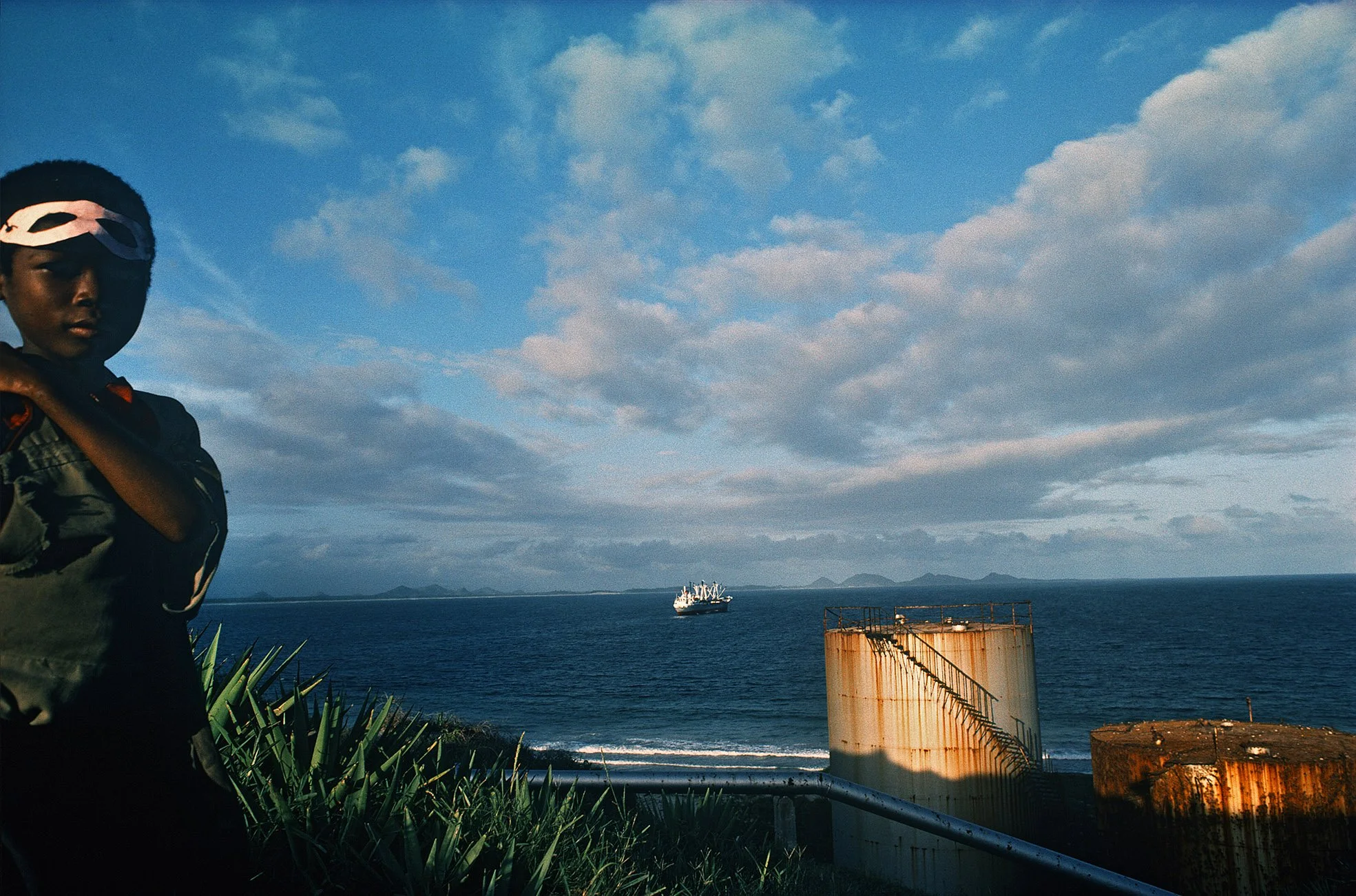 Madagascar_1993_FortDauphin_port_2.jpg