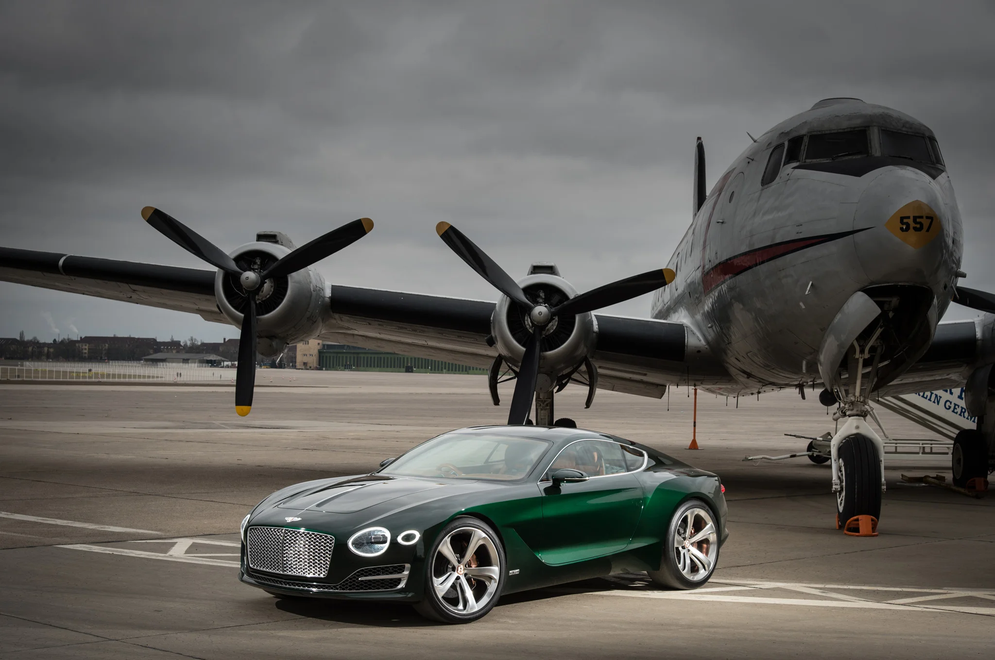 Bentley-EXP-10-Speed-6-concept-front-three-quarter-01.jpg