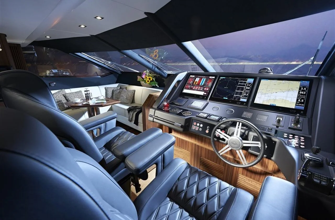 Sunsseker 86 Navigation.jpg