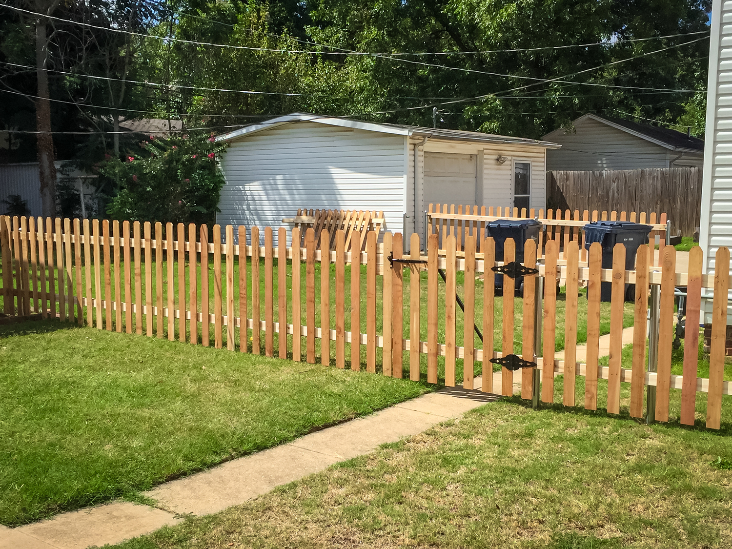 custom-cedar-fence-gate-redriverfence-16.jpg