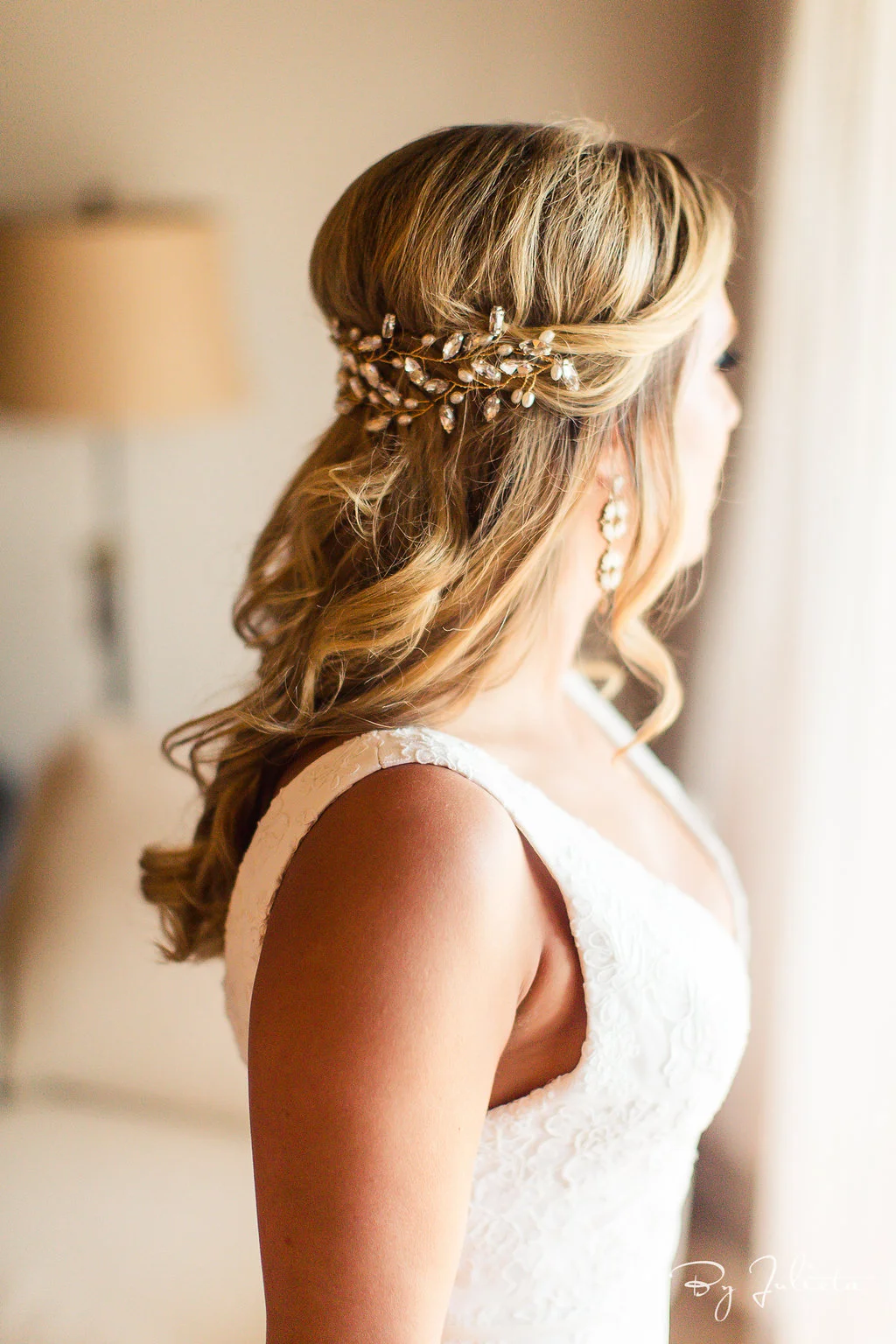 Outdoor Wedding Hairstyles Vivid Occasions