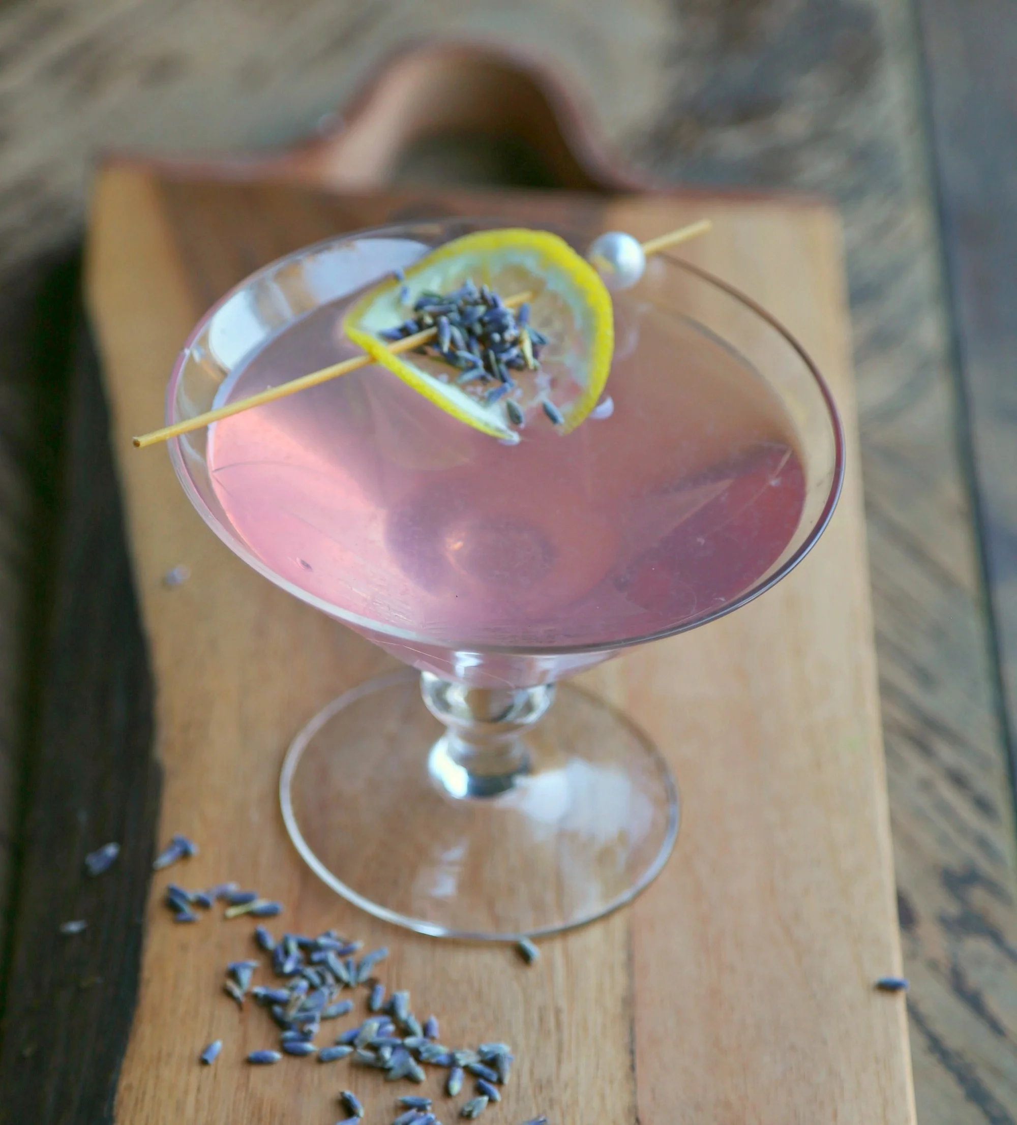 lavender-martini-lavender-syrup-vianneyrodriguez-sweetlifebake-1.jpg
