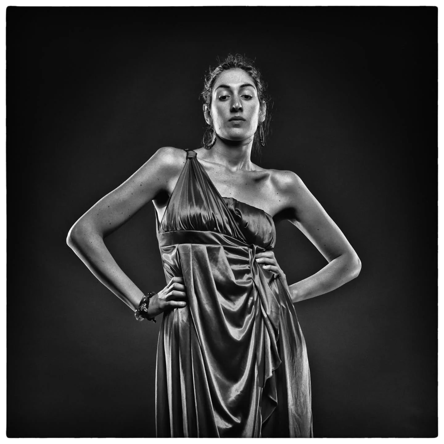 Another performer I met in the art nerd community, Alex! Feel the power👊💃💨. Actually shot straight to jpg on my ooooold 5D2 with tungsten fresnels and my usual big octa dome providing the key. Hard and soft in lighting, physique, pose, and attitud