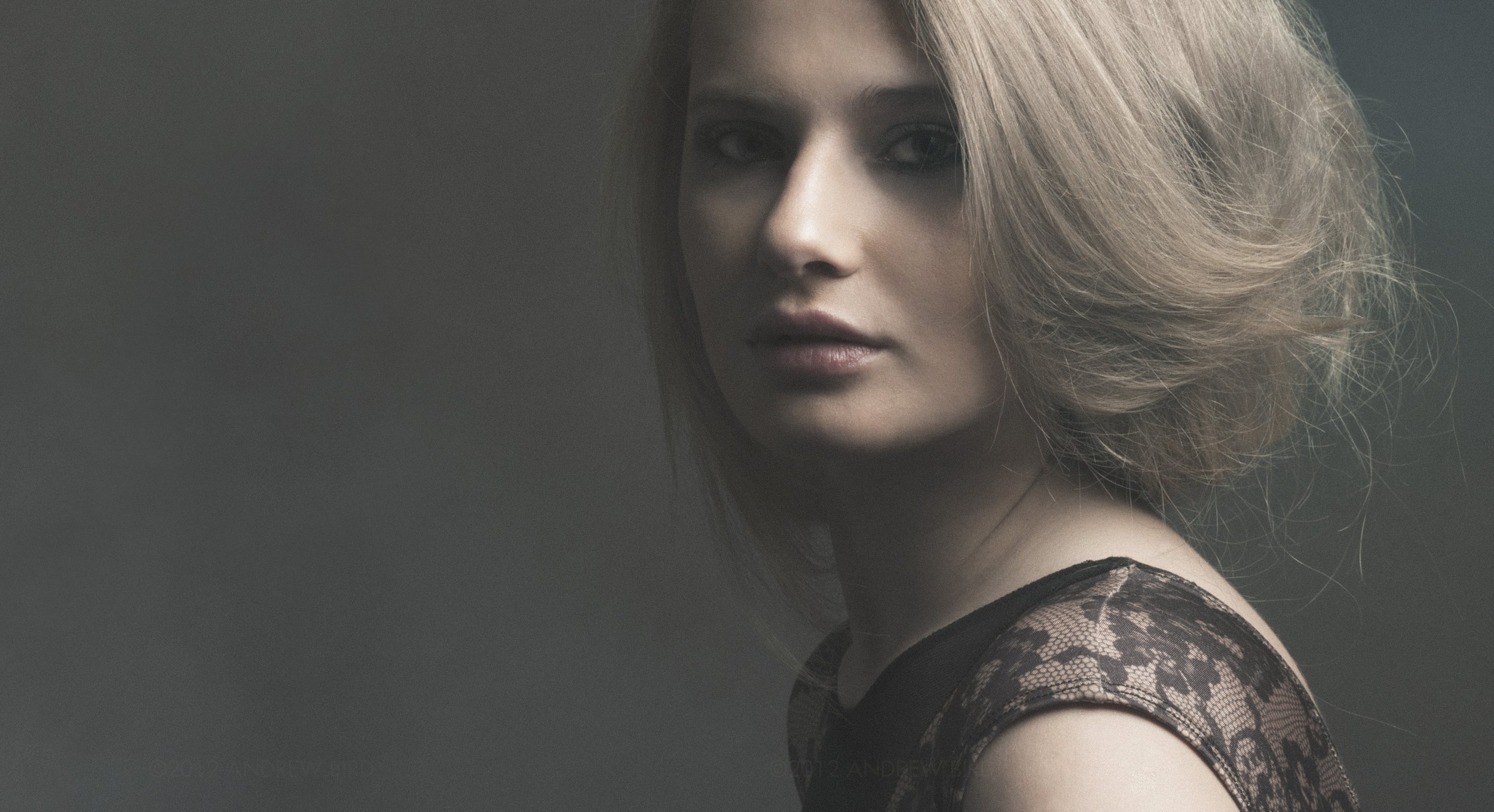 Editorial NATALIA WALASZEK PORTRAIT_1.jpg