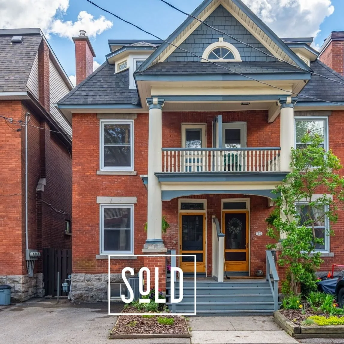 Cheers to Friday 🎉🍸and a BIG congratulations to my sellers on the sale of your investment property 🙌🏼 

Thank you @ottawahomes for bringing great buyers for a smooth sale 👌🏼 

#multipleoffers #sold #soldintheglebe #intheglebe #happyfriday #cong