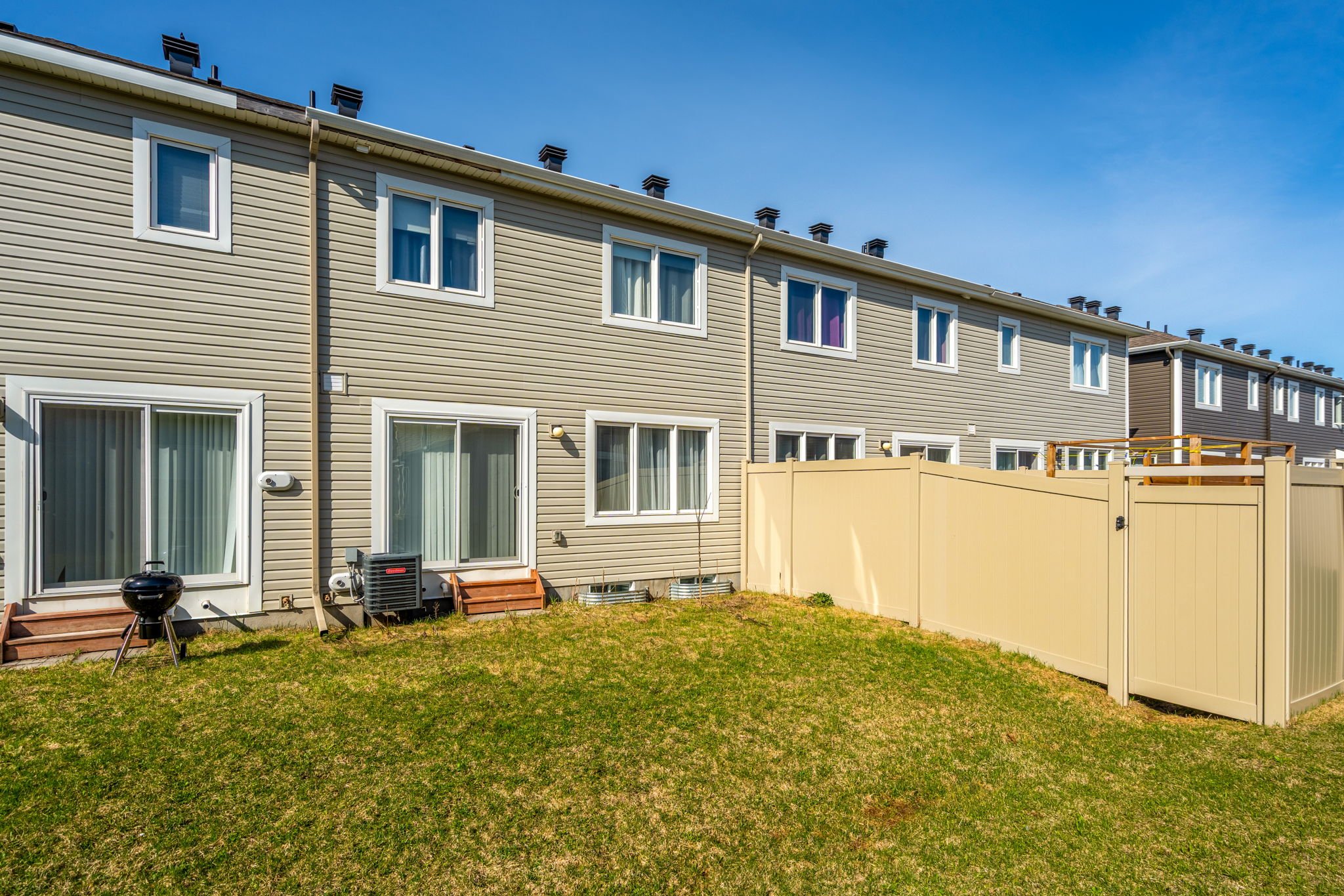 4-web-or-mls-135-lanceleaf-way.jpg