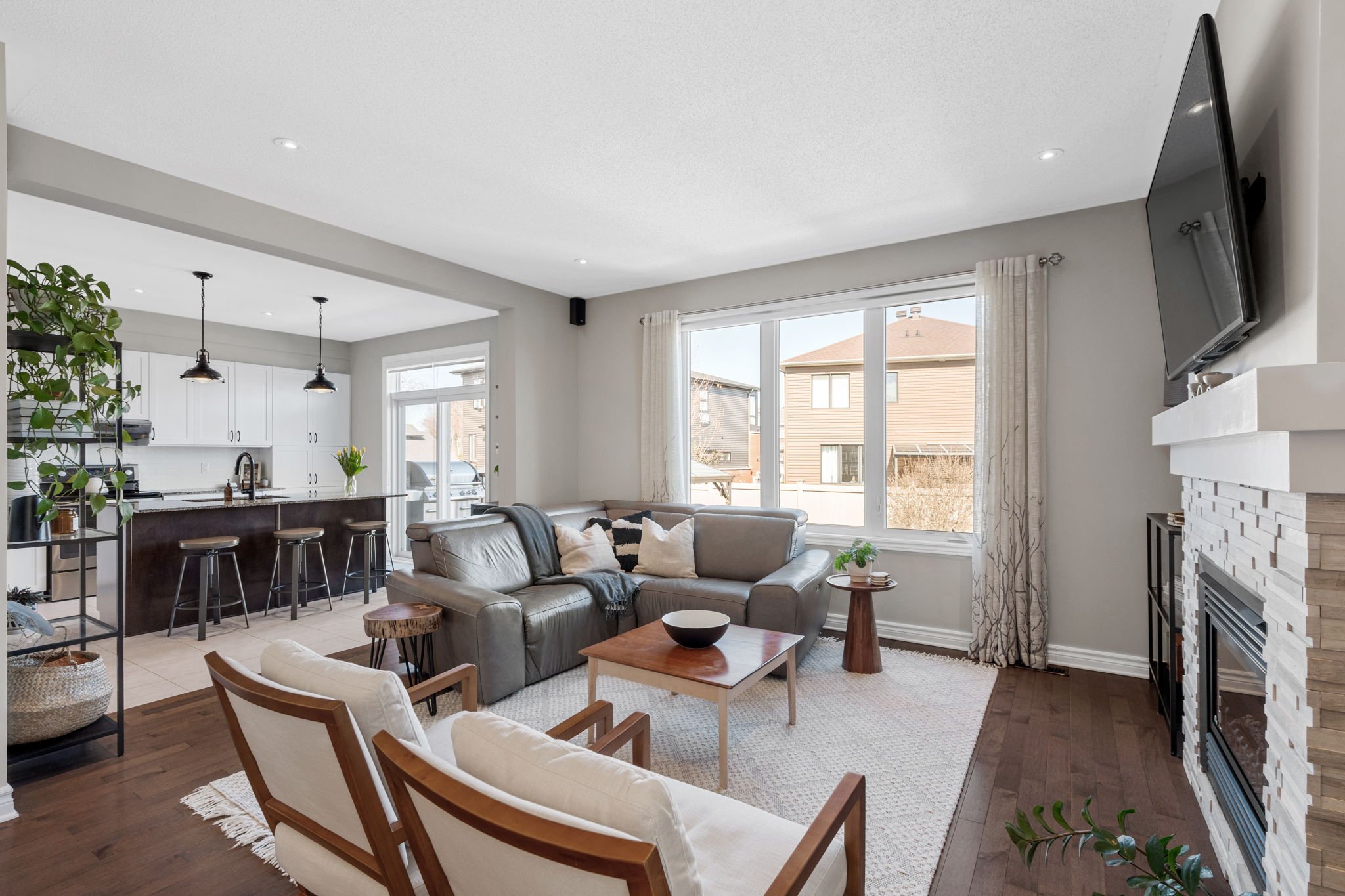 10-web-or-mls-6333-renaud-rd.jpg