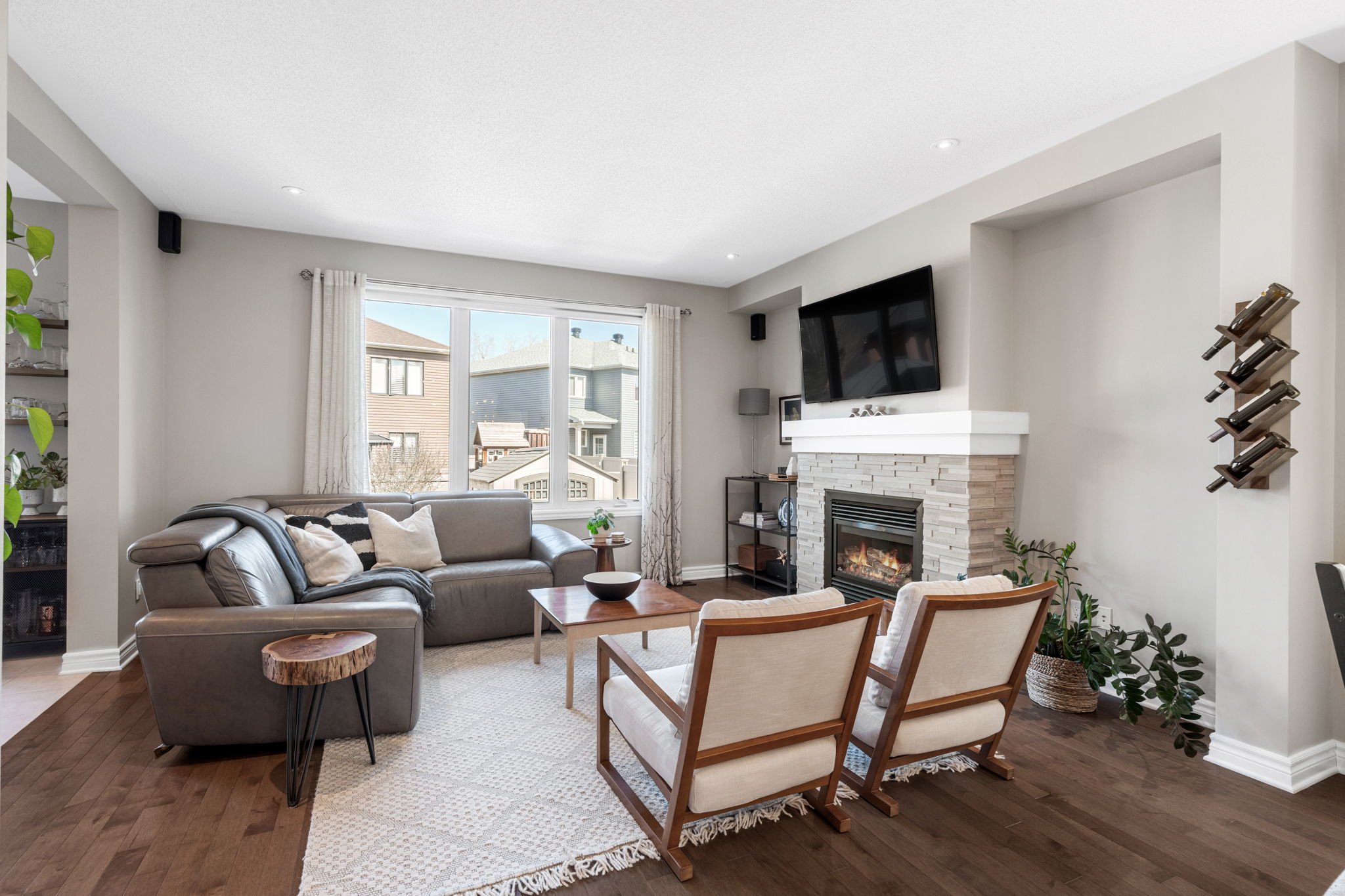 11-web-or-mls-6333-renaud-rd.jpg