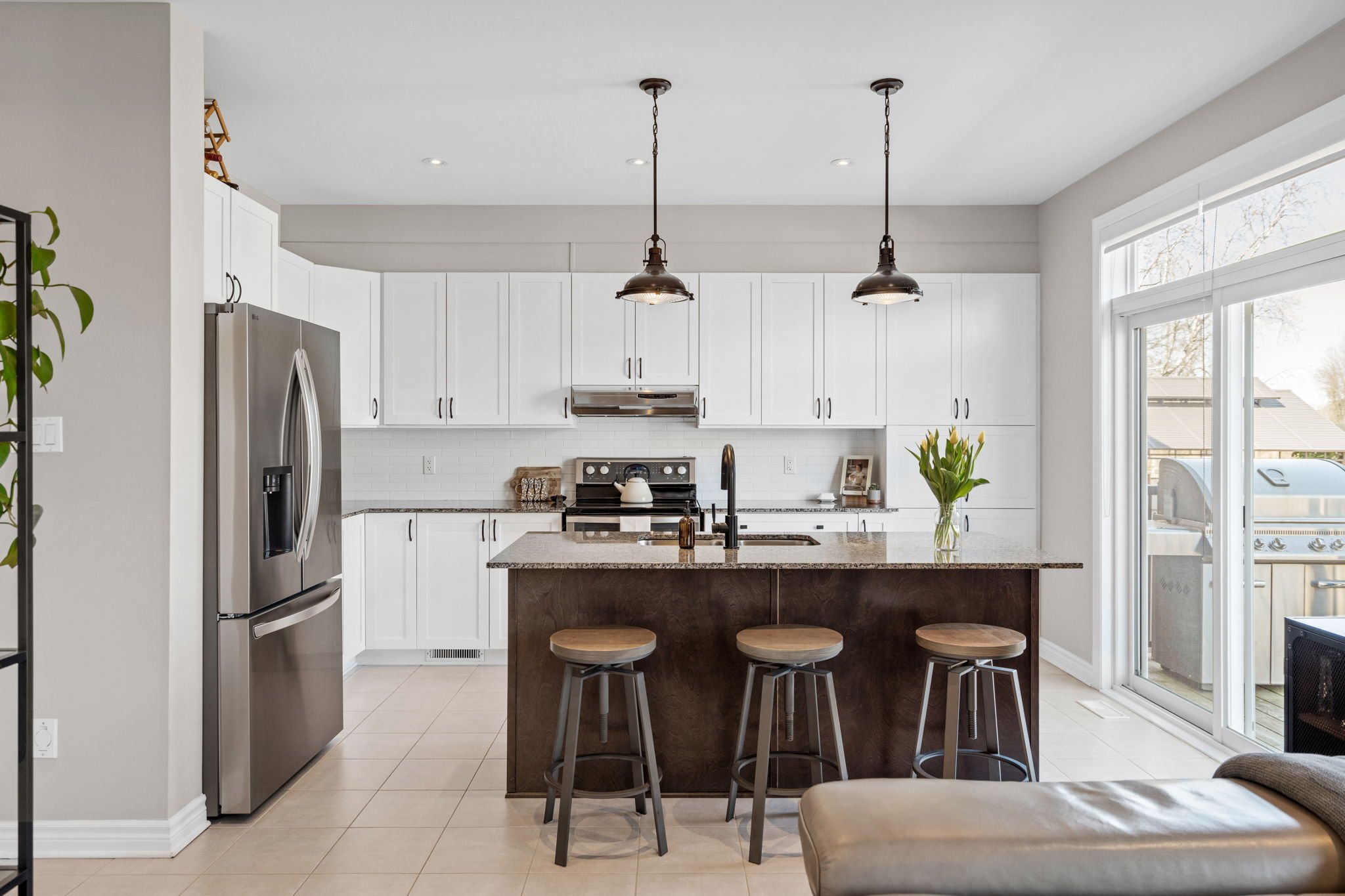 15-web-or-mls-6333-renaud-rd.jpg