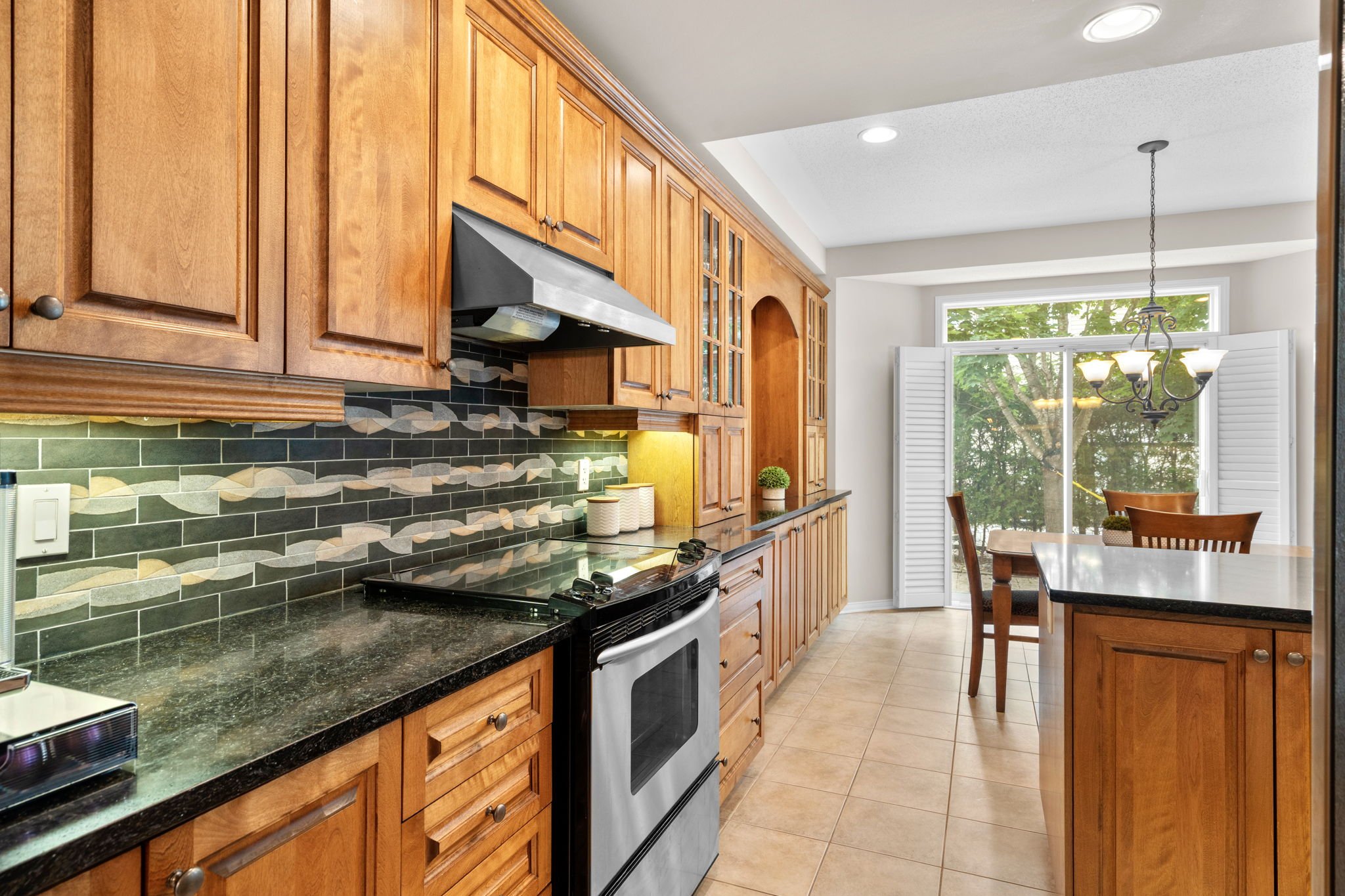 29-web-or-mls-705-larcastle-cir.jpg