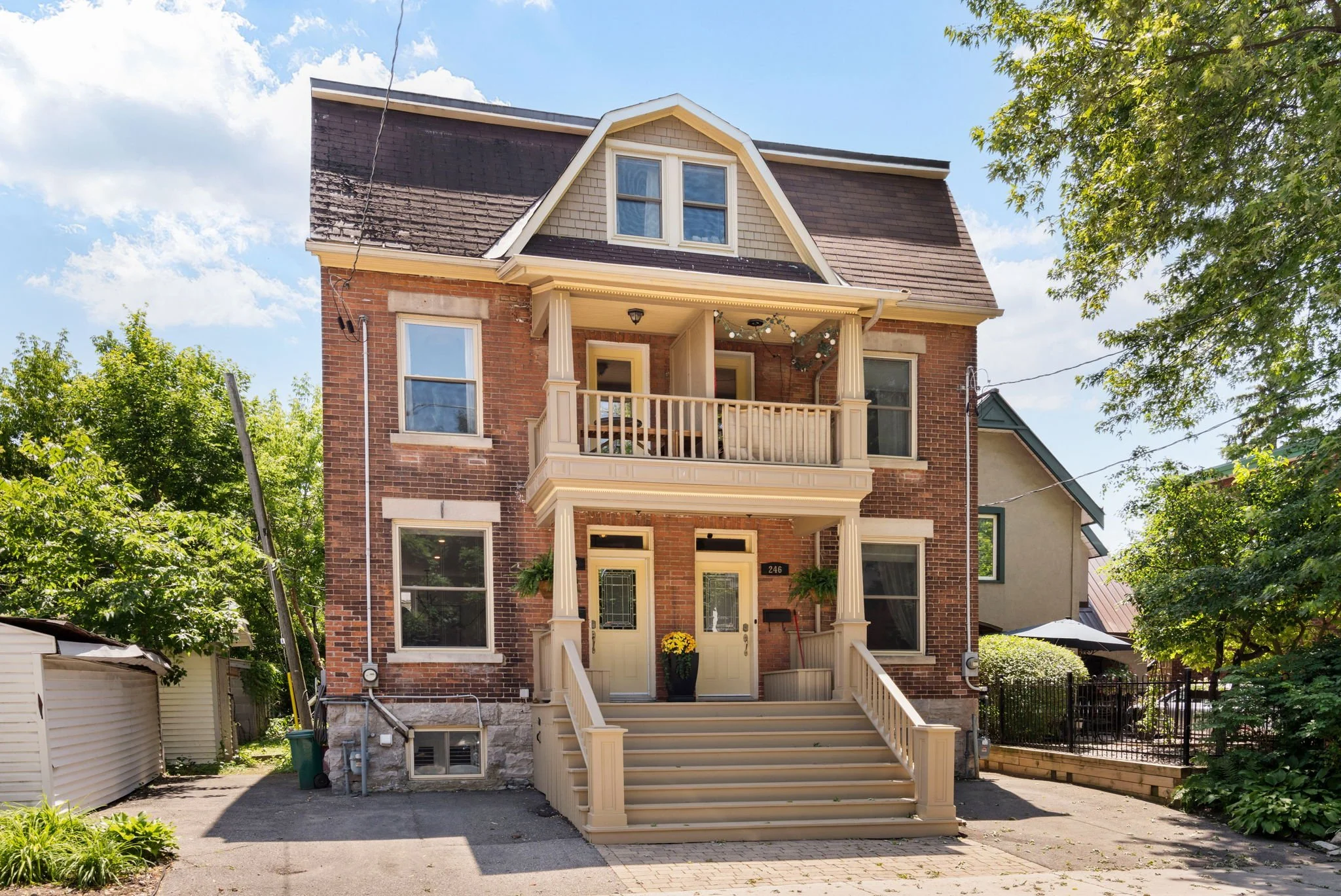 1-web-or-mls-244-flora-st.jpg