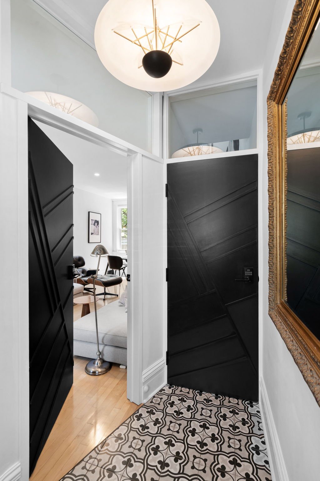 7-web-or-mls-244-flora-st.jpg