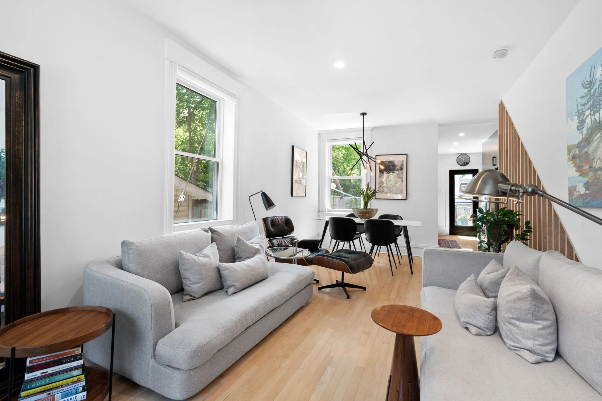 32-web-or-mls-244-flora-st.jpg