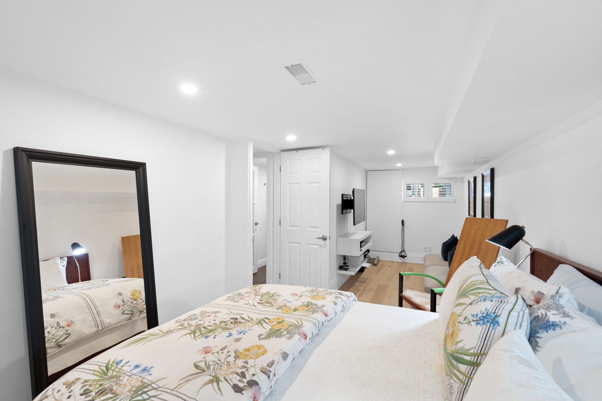 53-web-or-mls-244-flora-st.jpg