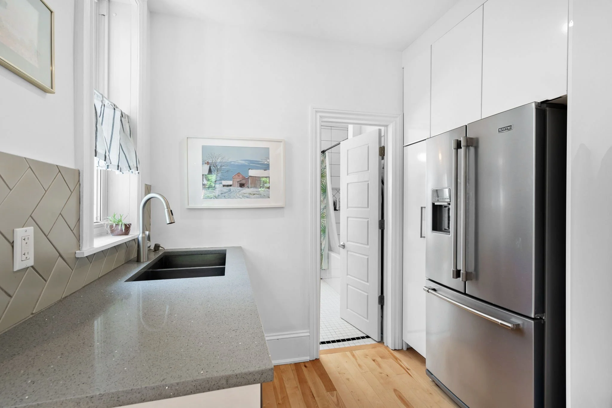 13-web-or-mls-244-flora-st.jpg