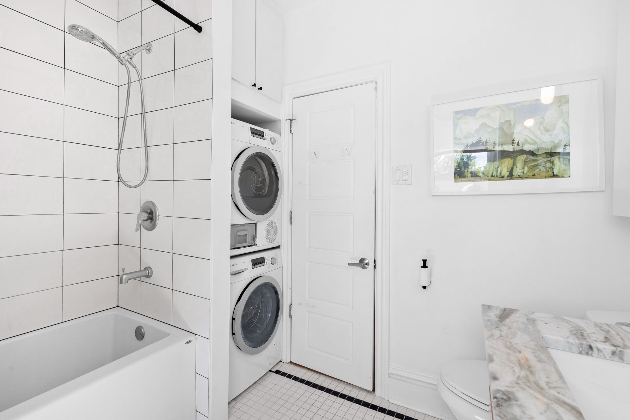23-web-or-mls-244-flora-st.jpg