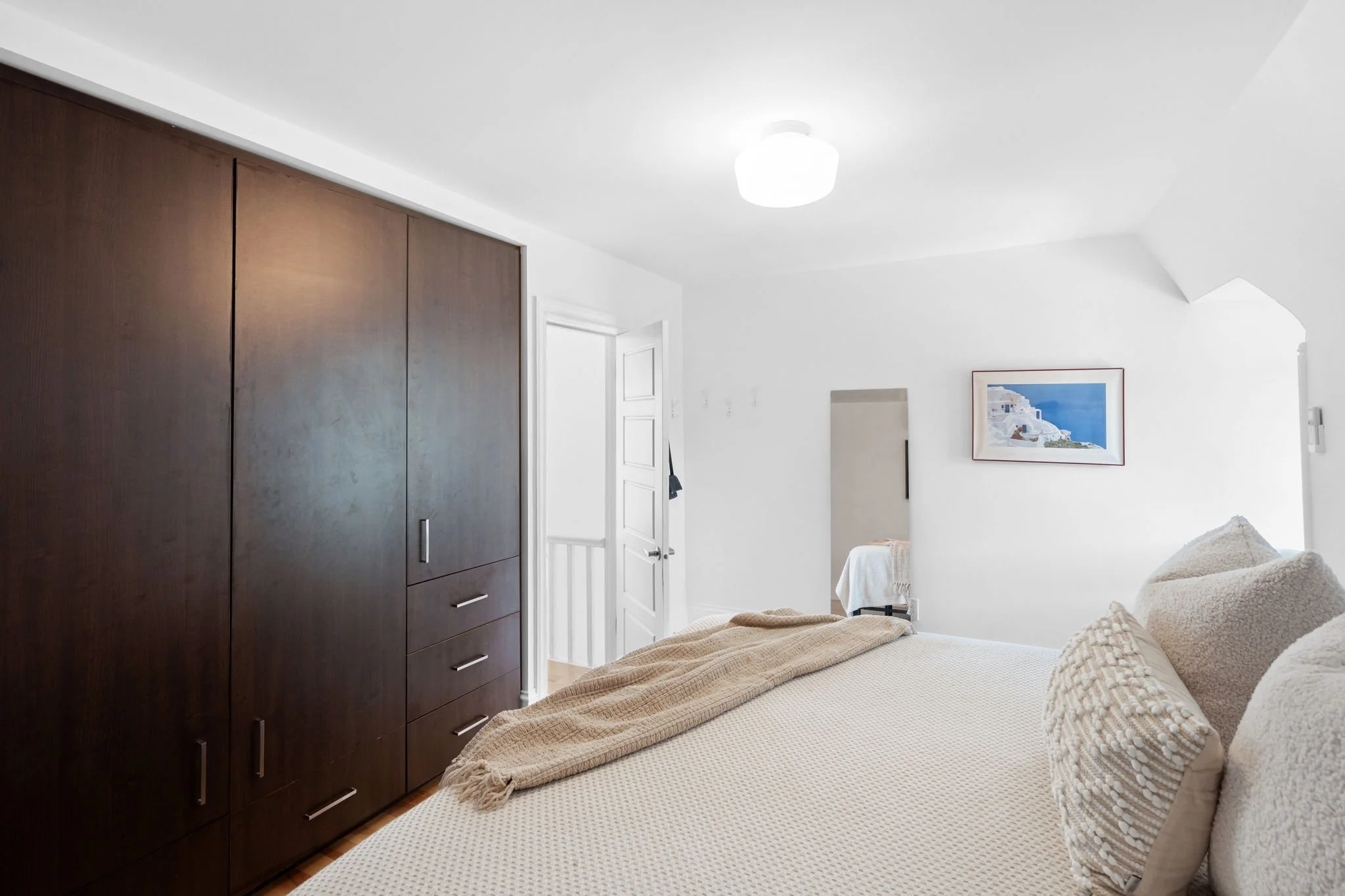 29-web-or-mls-244-flora-st.jpg