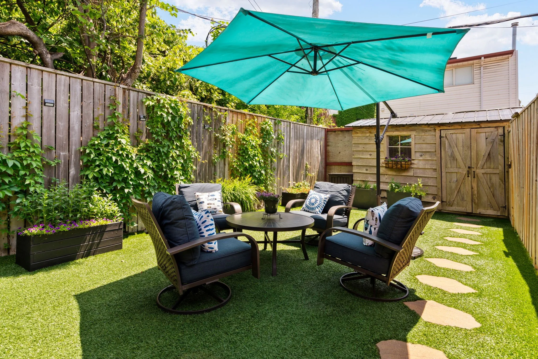 67-web-or-mls-244-flora-st.jpg