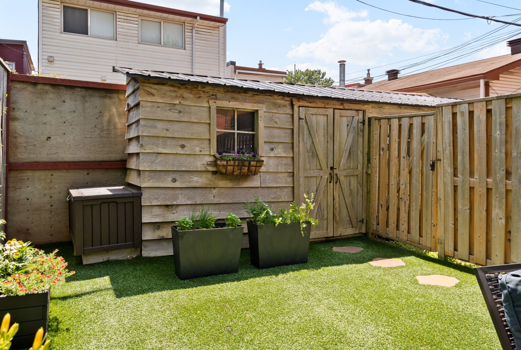 69-web-or-mls-244-flora-st.jpg