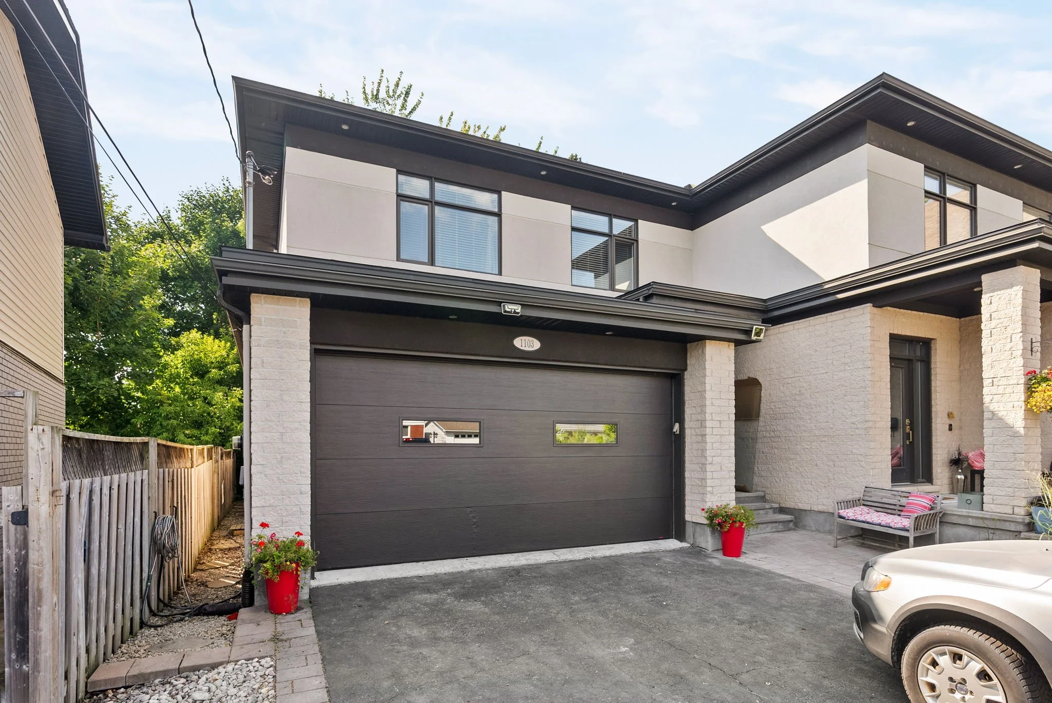 2-web-or-mls-1103-normandy-crescent.jpg