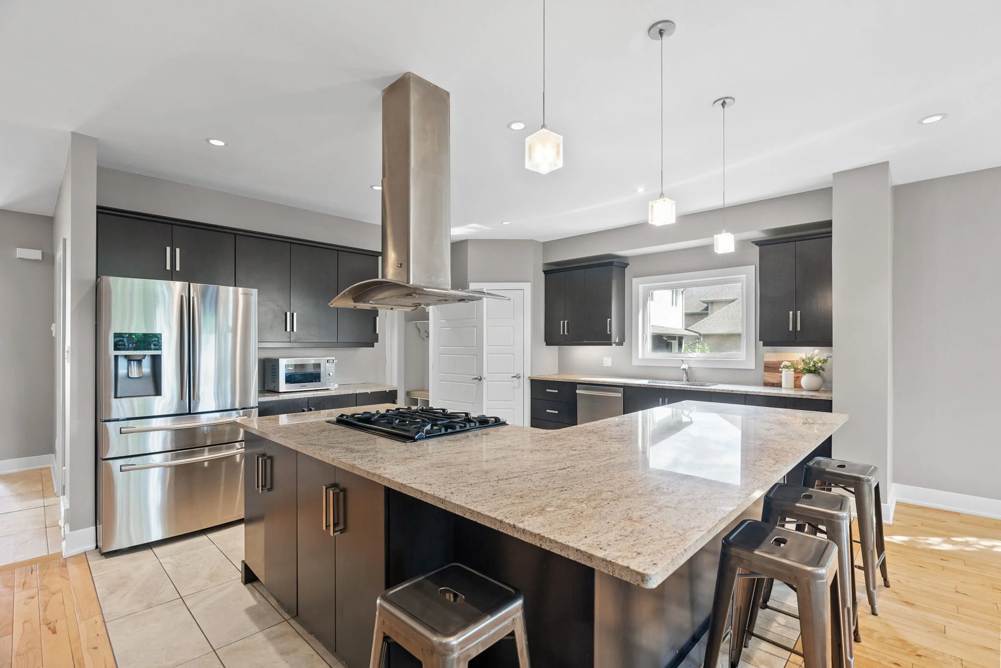 4-web-or-mls-1103-normandy-crescent.jpg