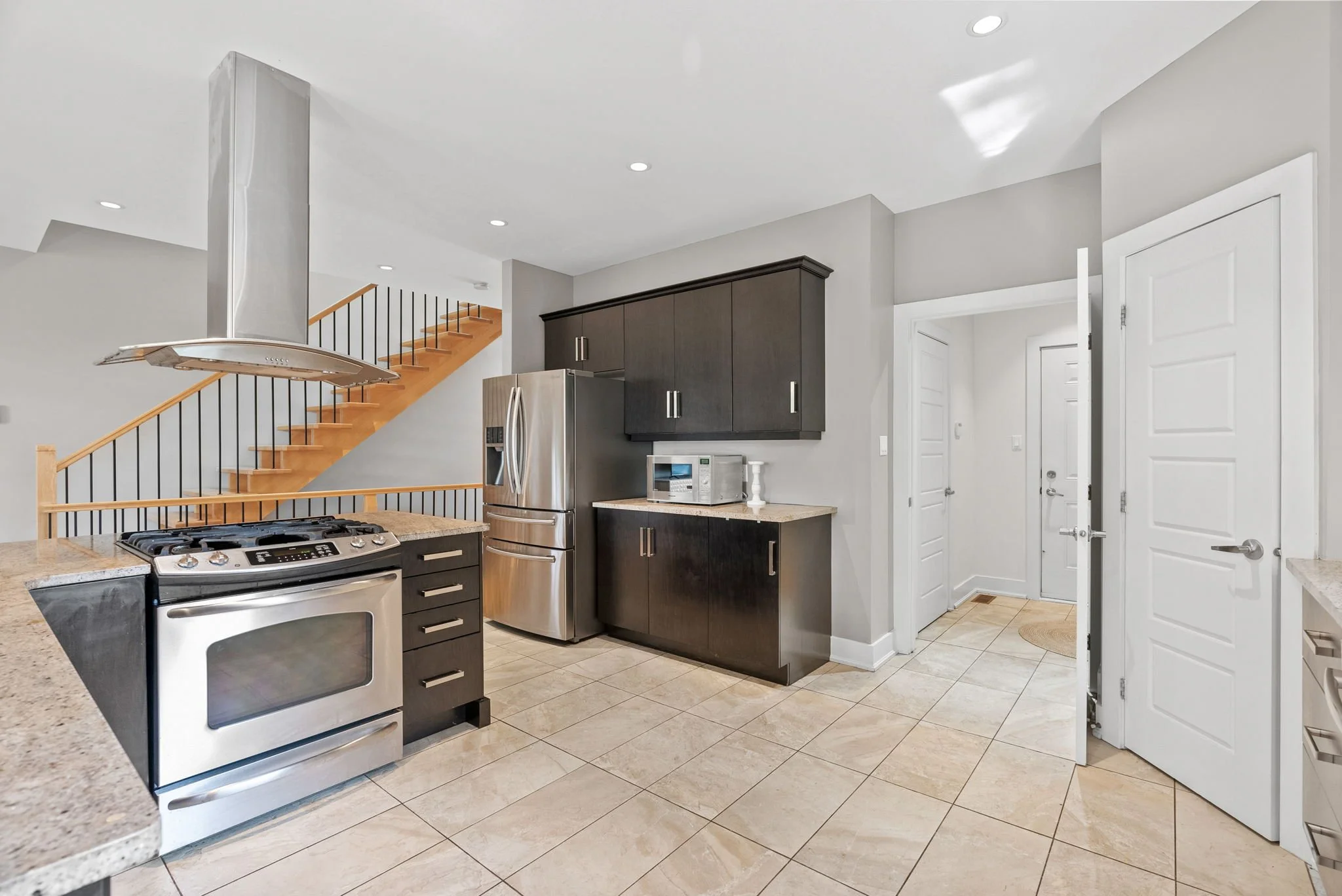 7-web-or-mls-1103-normandy-crescent.jpg