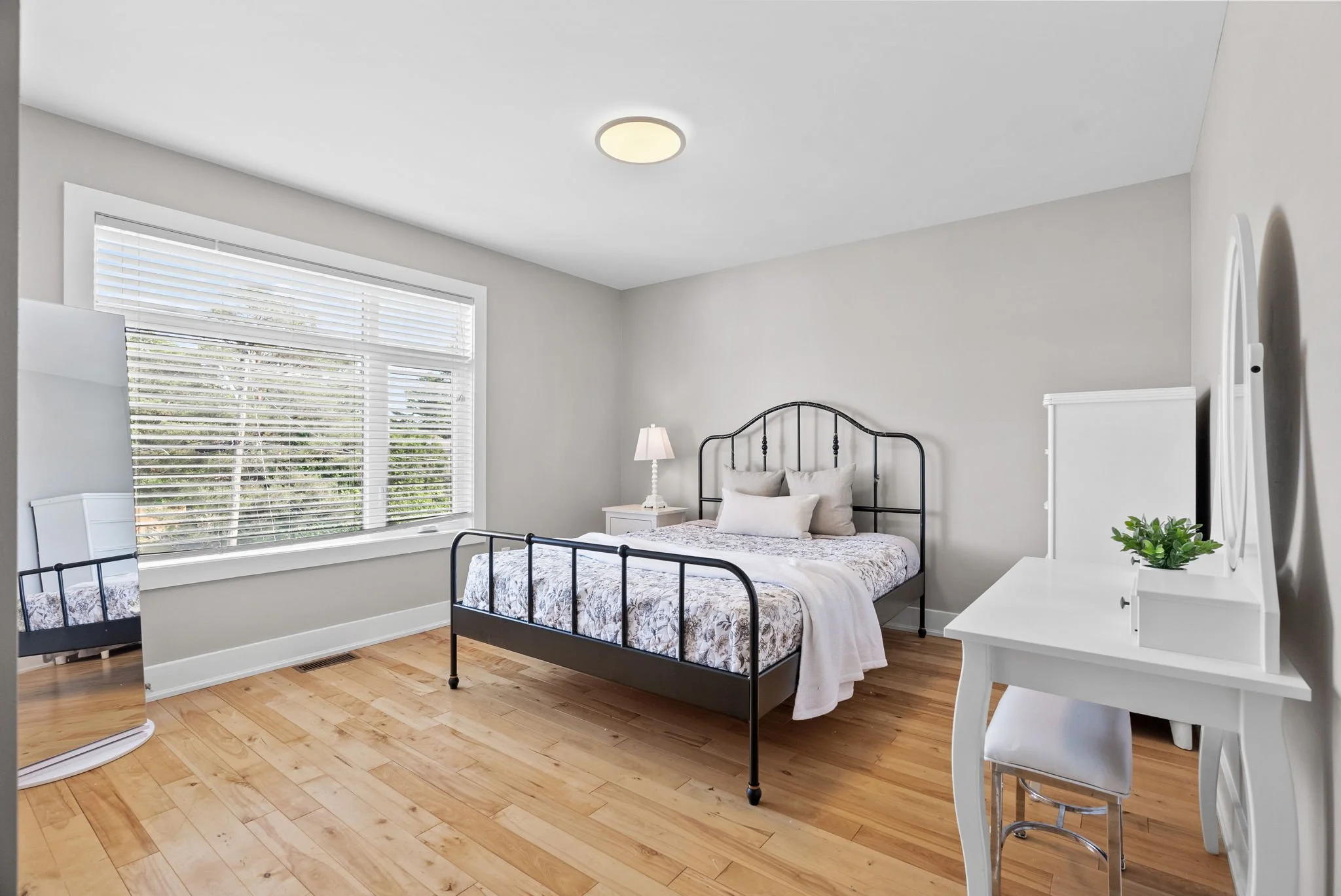 24-web-or-mls-1103-normandy-crescent.jpg