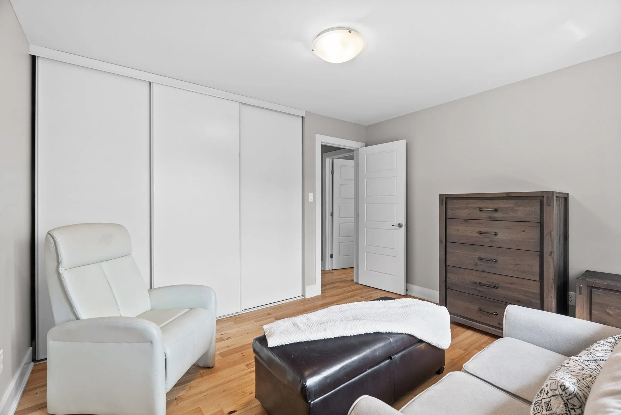 27-web-or-mls-1103-normandy-crescent.jpg