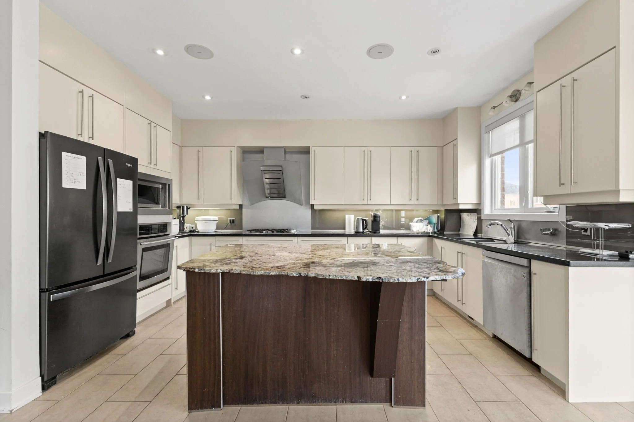 15-web-or-mls-71-metropole-private.jpg