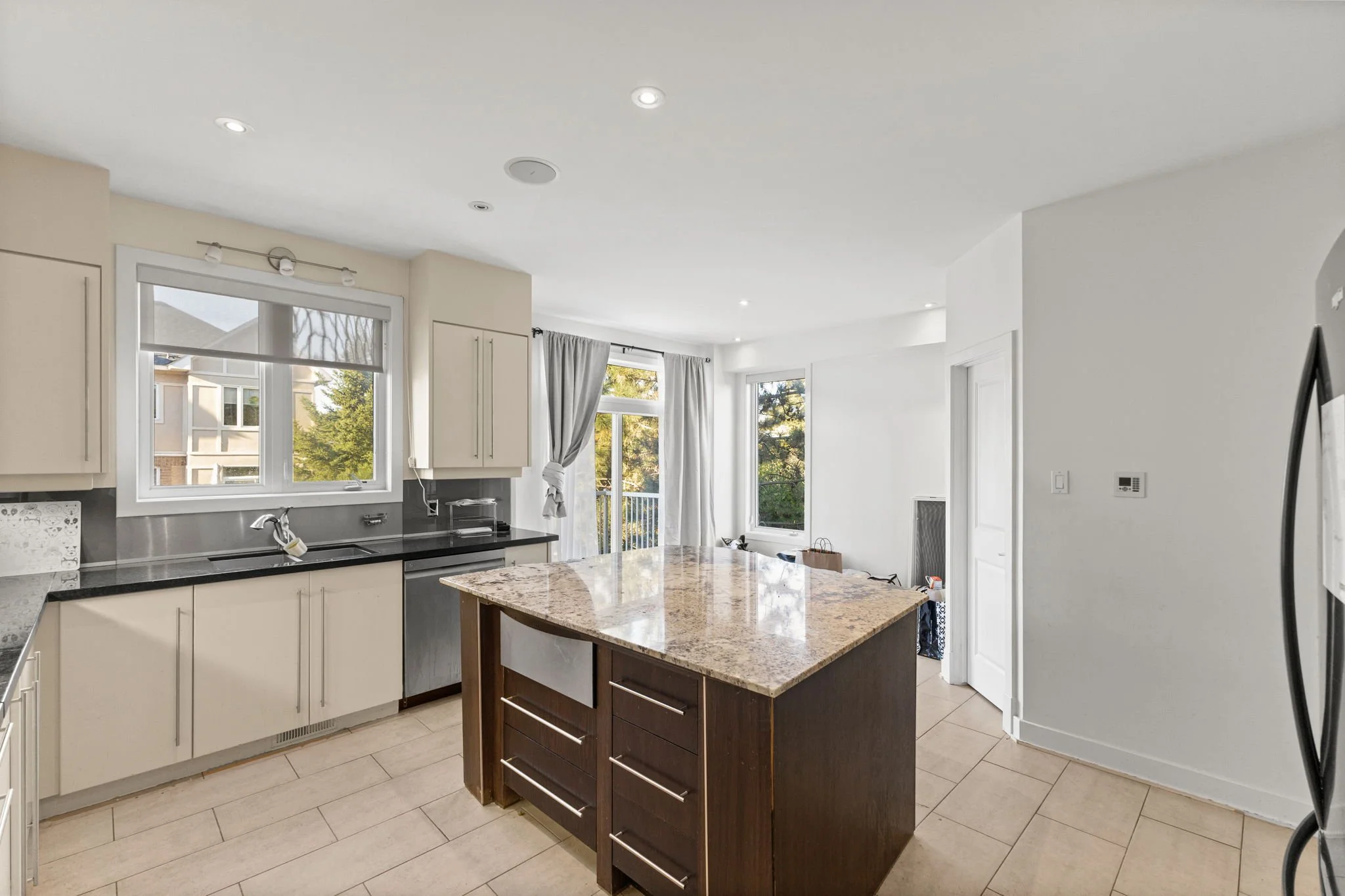 16-web-or-mls-71-metropole-private.jpg