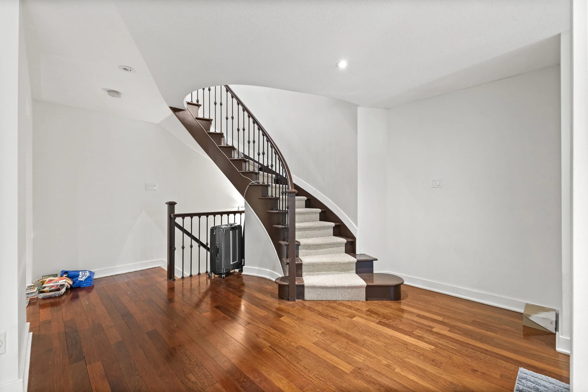 20-web-or-mls-71-metropole-private.jpg