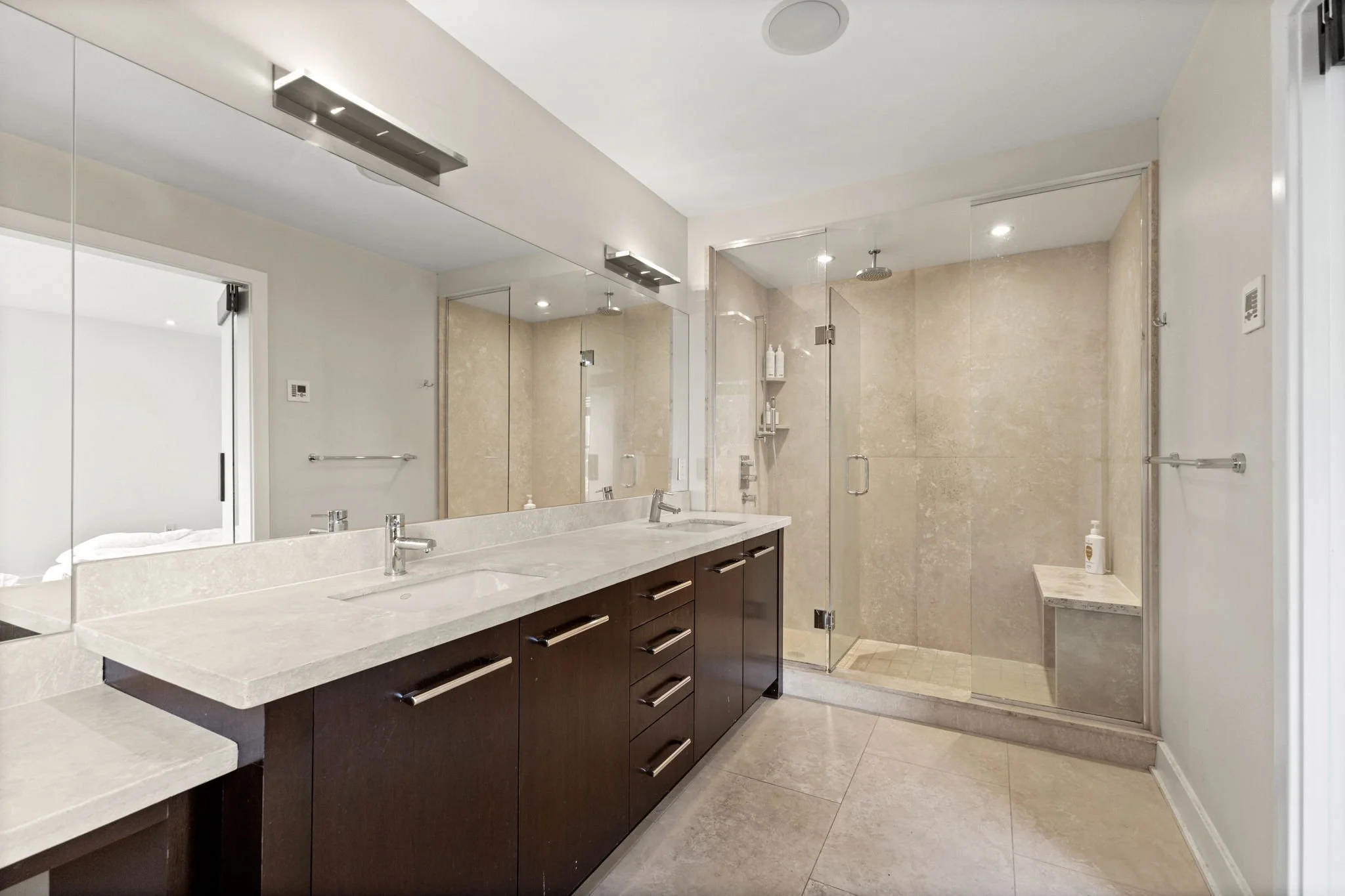 25-web-or-mls-71-metropole-private.jpg