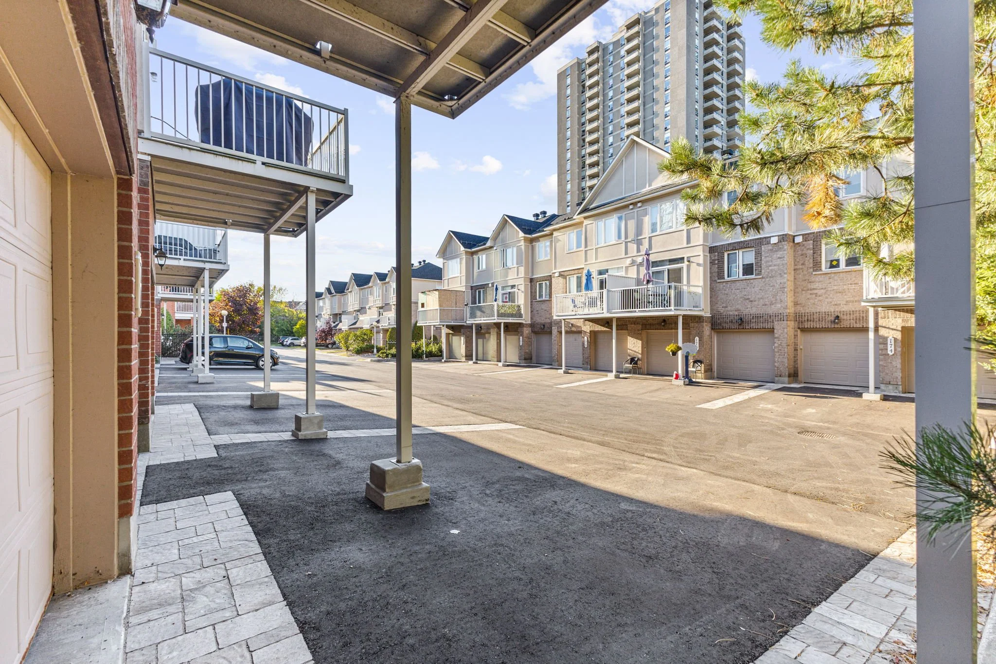 38-web-or-mls-71-metropole-private.jpg