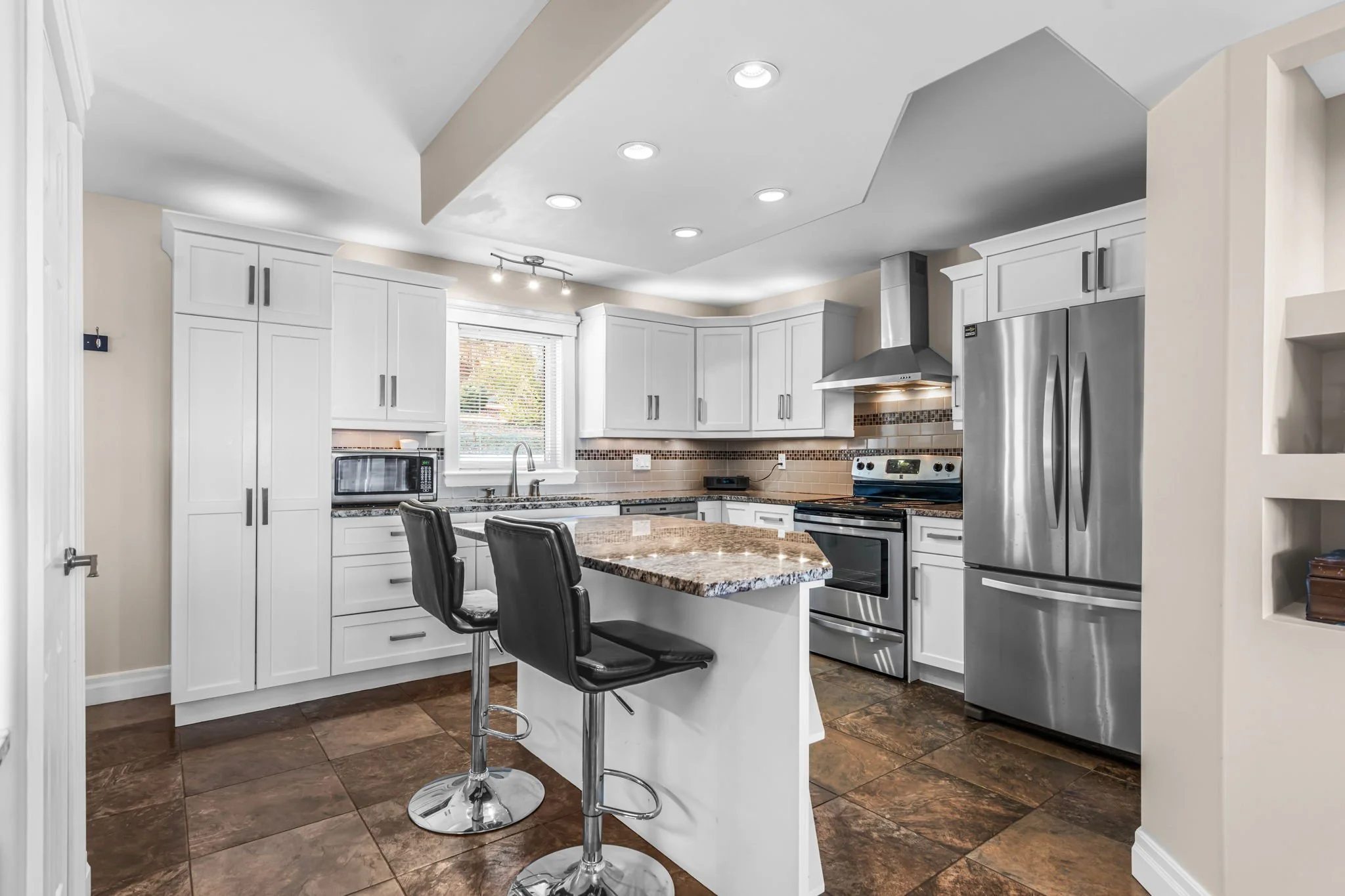 6-web-or-mls-1144-river-rd.jpg