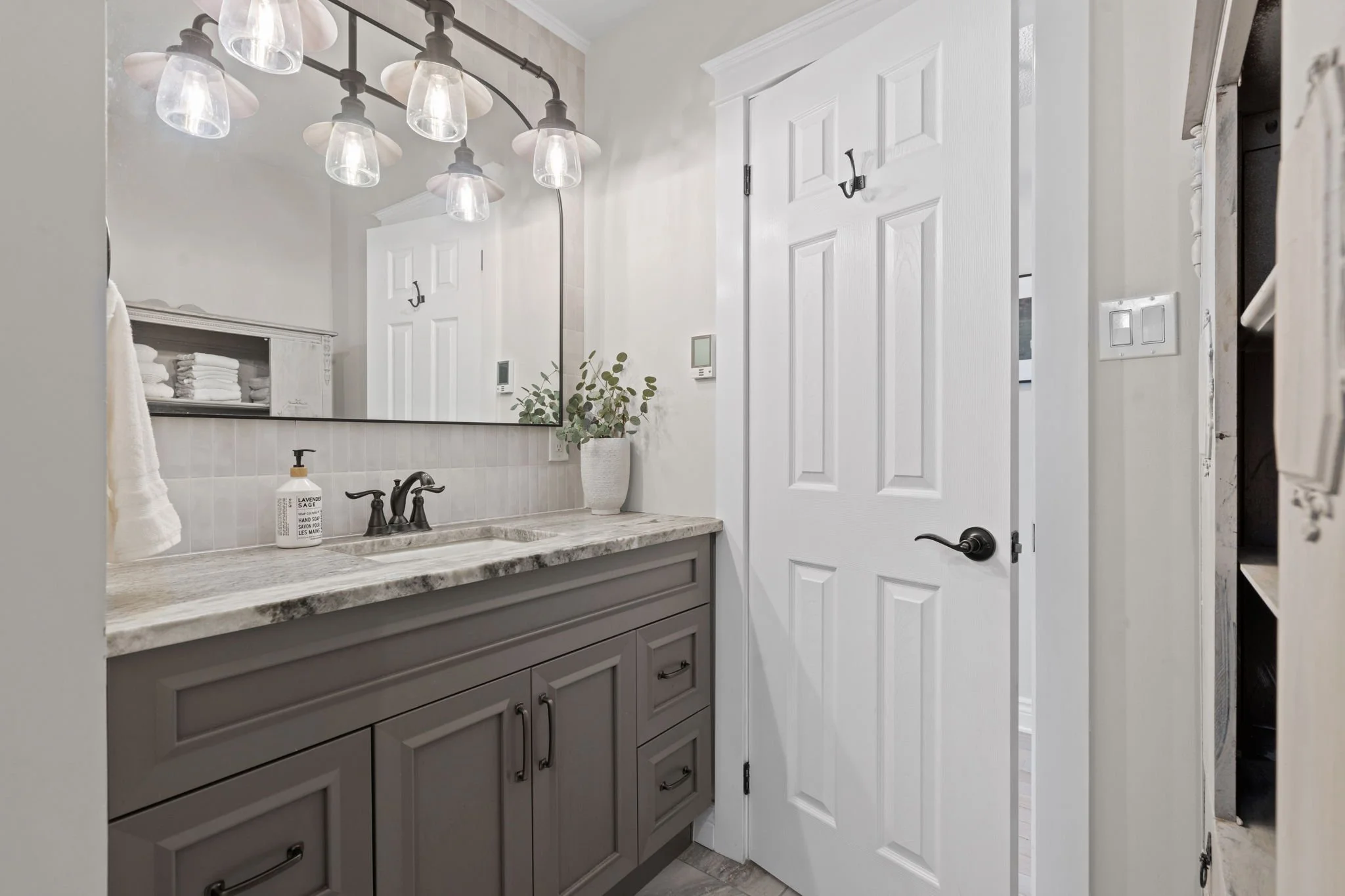 28-web-or-mls-3293-warner-way.jpg