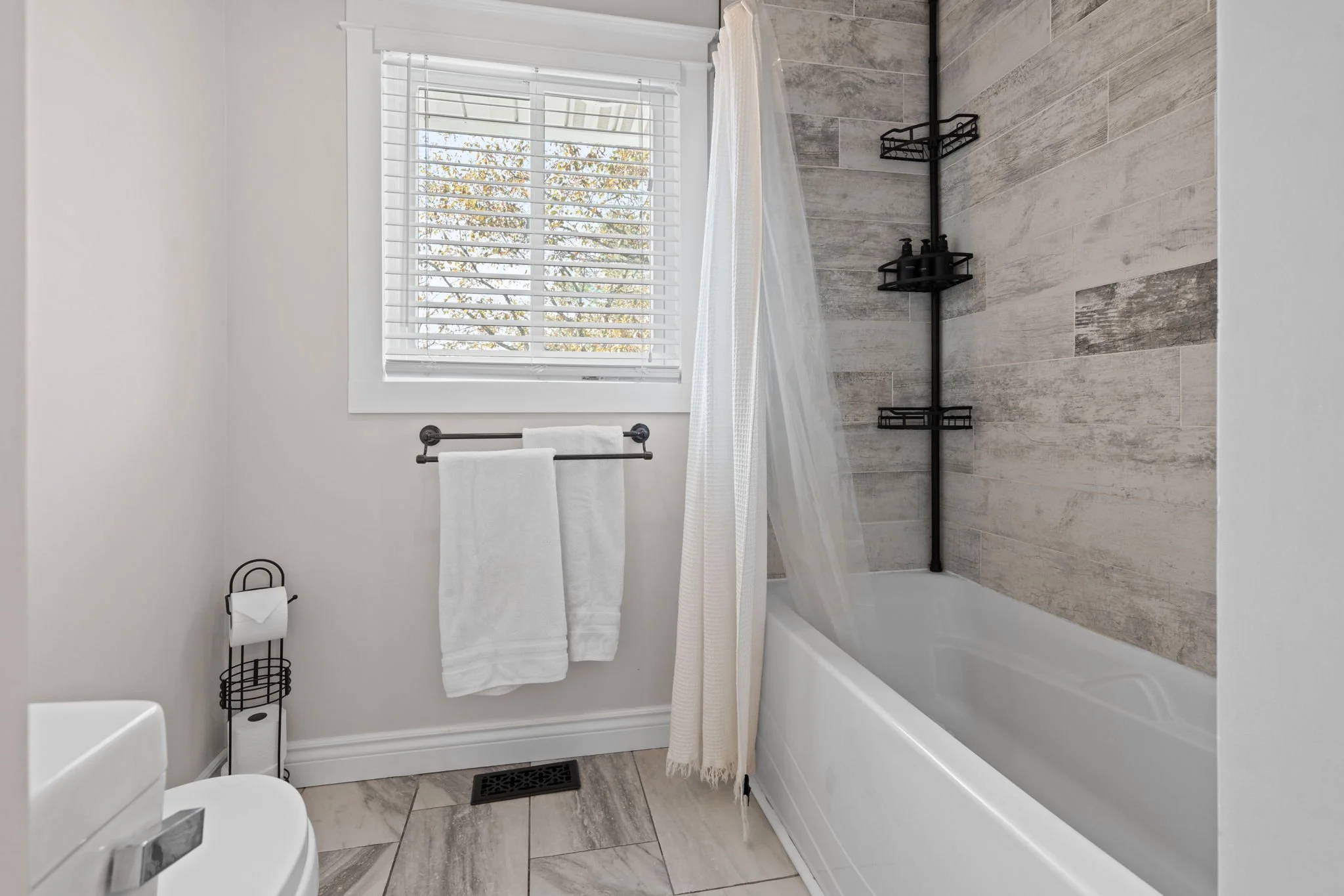 29-web-or-mls-3293-warner-way.jpg