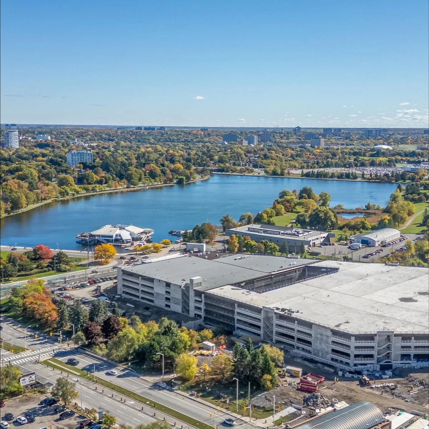 A beautifully finished 2 bed, 2 bath condo offering generous space, modern design, and effortless living ✨

Steps to Dows Lake, the Arboretum, Preston Street, and the new Civic Hospital rising at the end of the street &mdash; this is one of Ottawa&rs