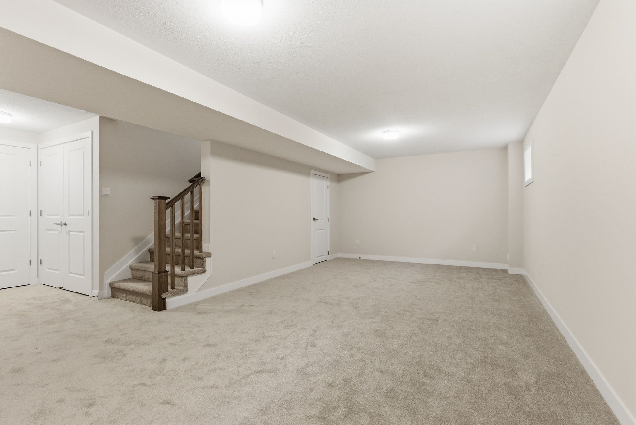 37-web-or-mls-574-oldenburg-ave.jpg