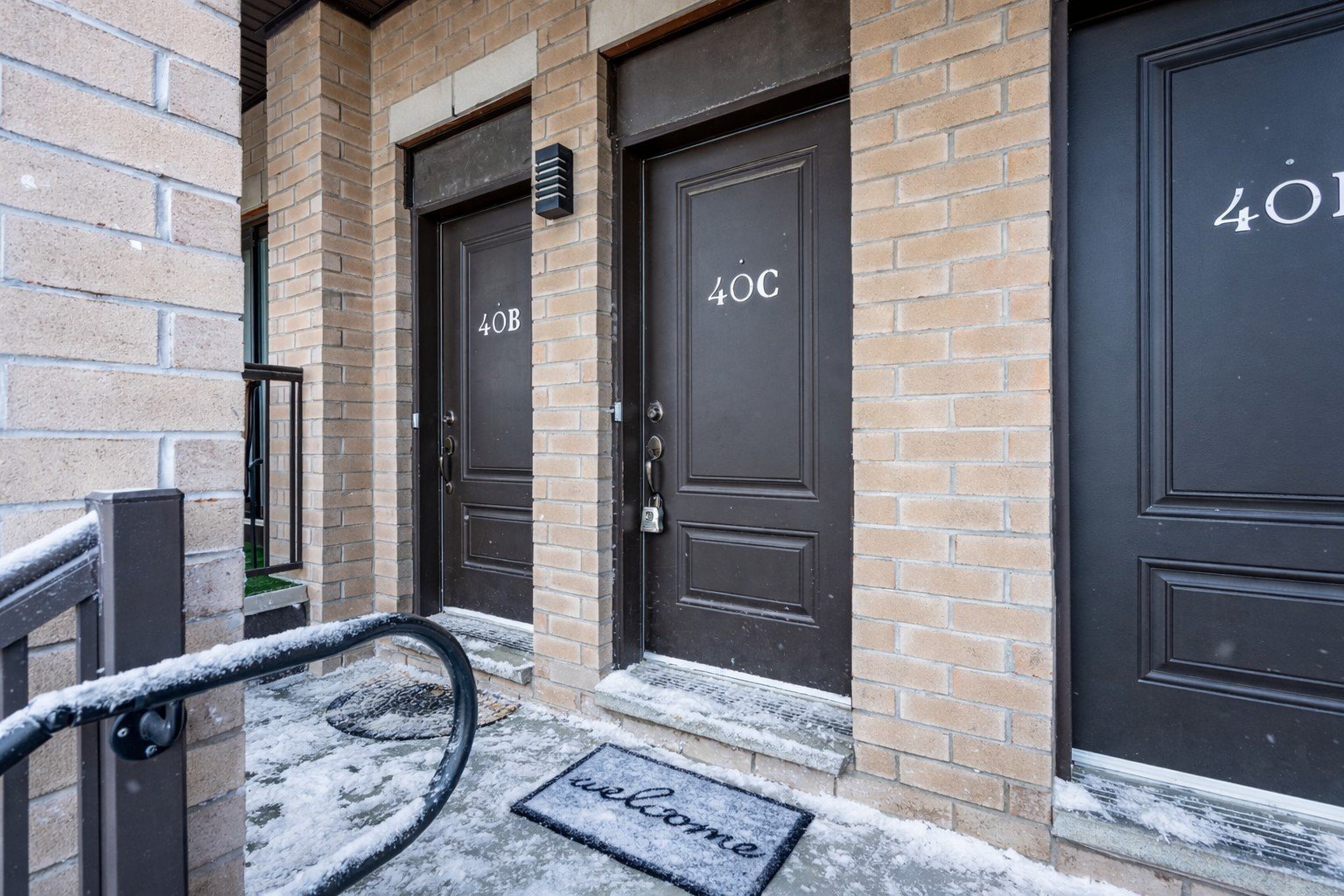 40 Jaguar - front door Photo .jpeg