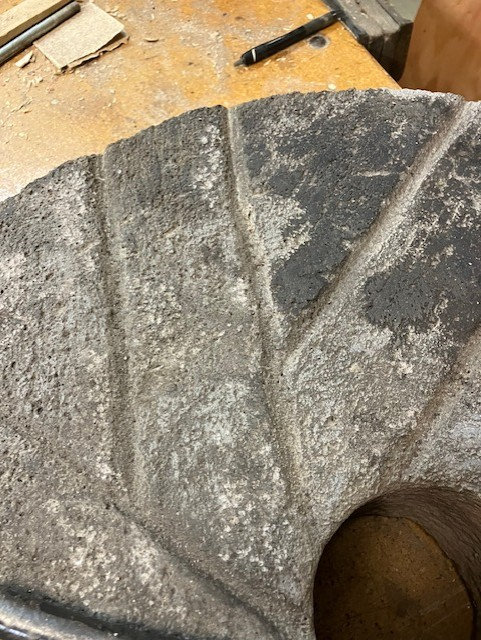 Initial stone leveling with linseed oil