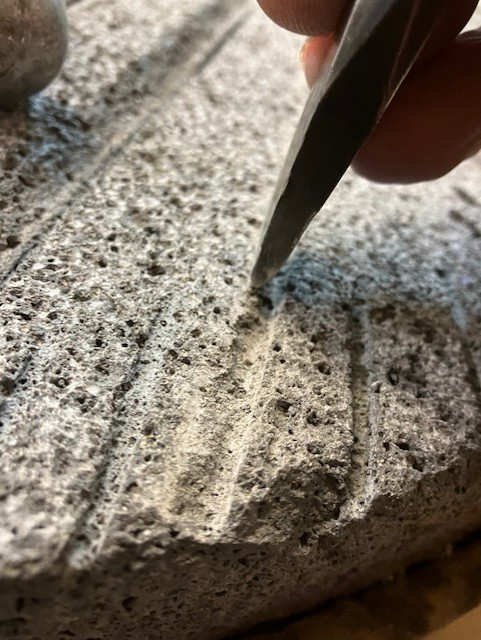 Chisel angle to clean up furrow