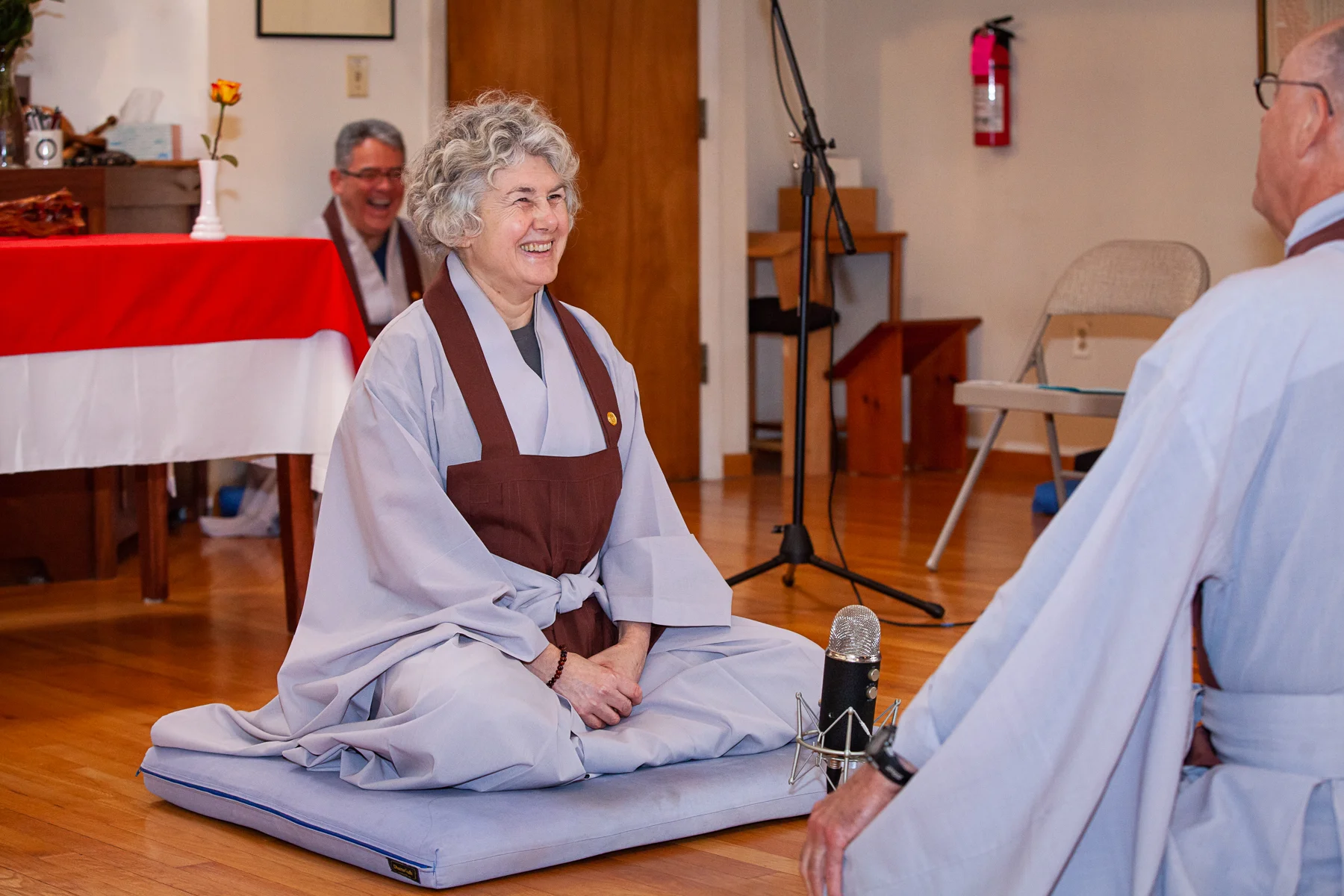 Elizabeth Coombs receives inka