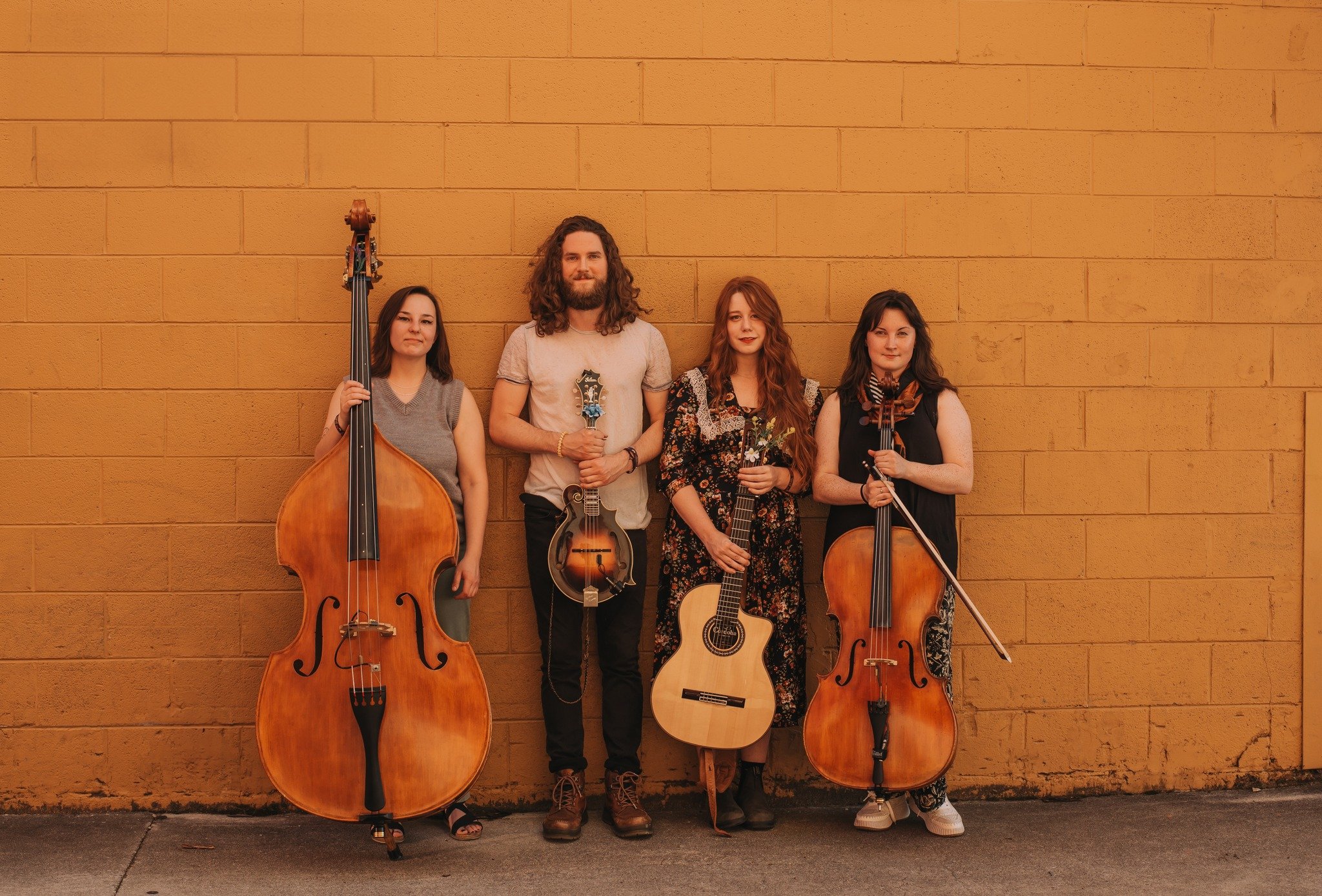 Redd and The Paper Flowers