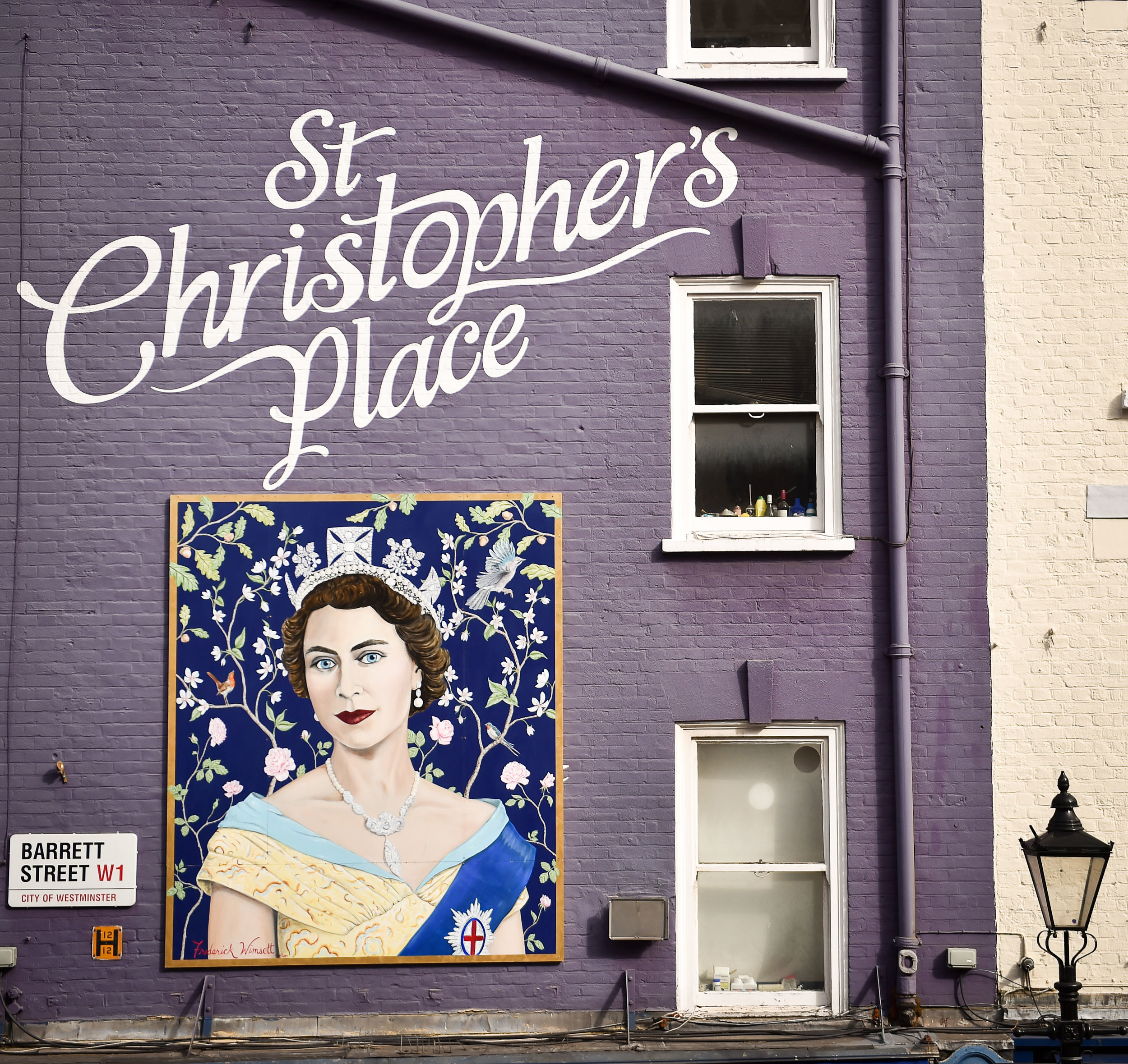 THE QUEEN AT ST. CHRISTOPHER'S PLACE