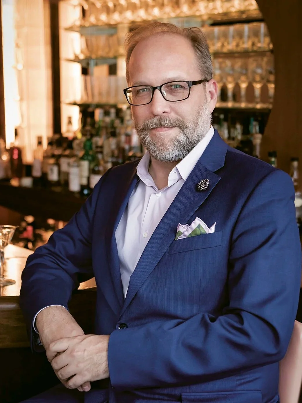 Episode 30: Robert Simonson from the New York Times on the role of instinct in creative work, the evolution of the celebrity bartender, and the book someone should write on hospitality